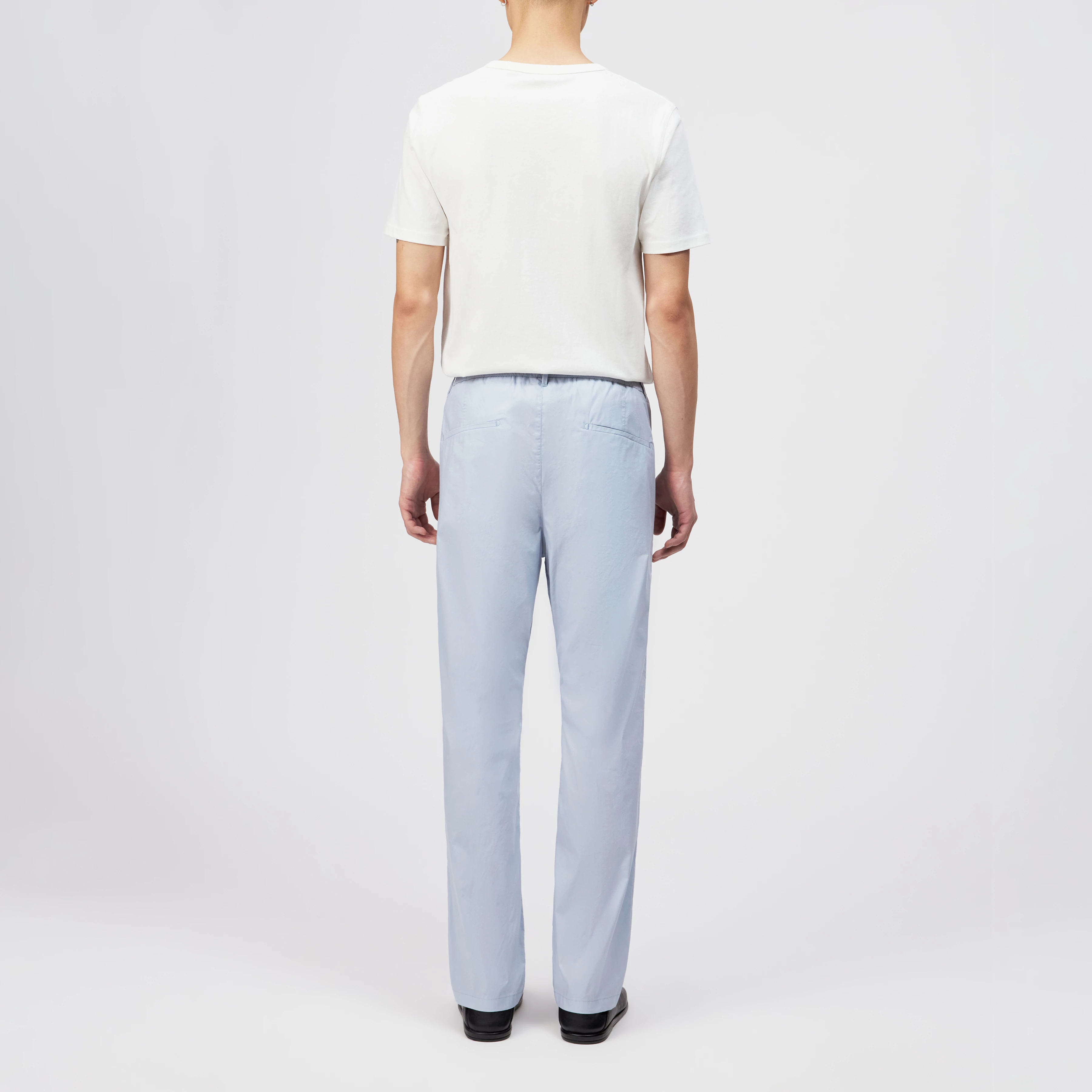 CHASY_RGLR - Casual Hose in Baumwoll-Mix mit Crinkle Look - Herren - blau - Rückansicht