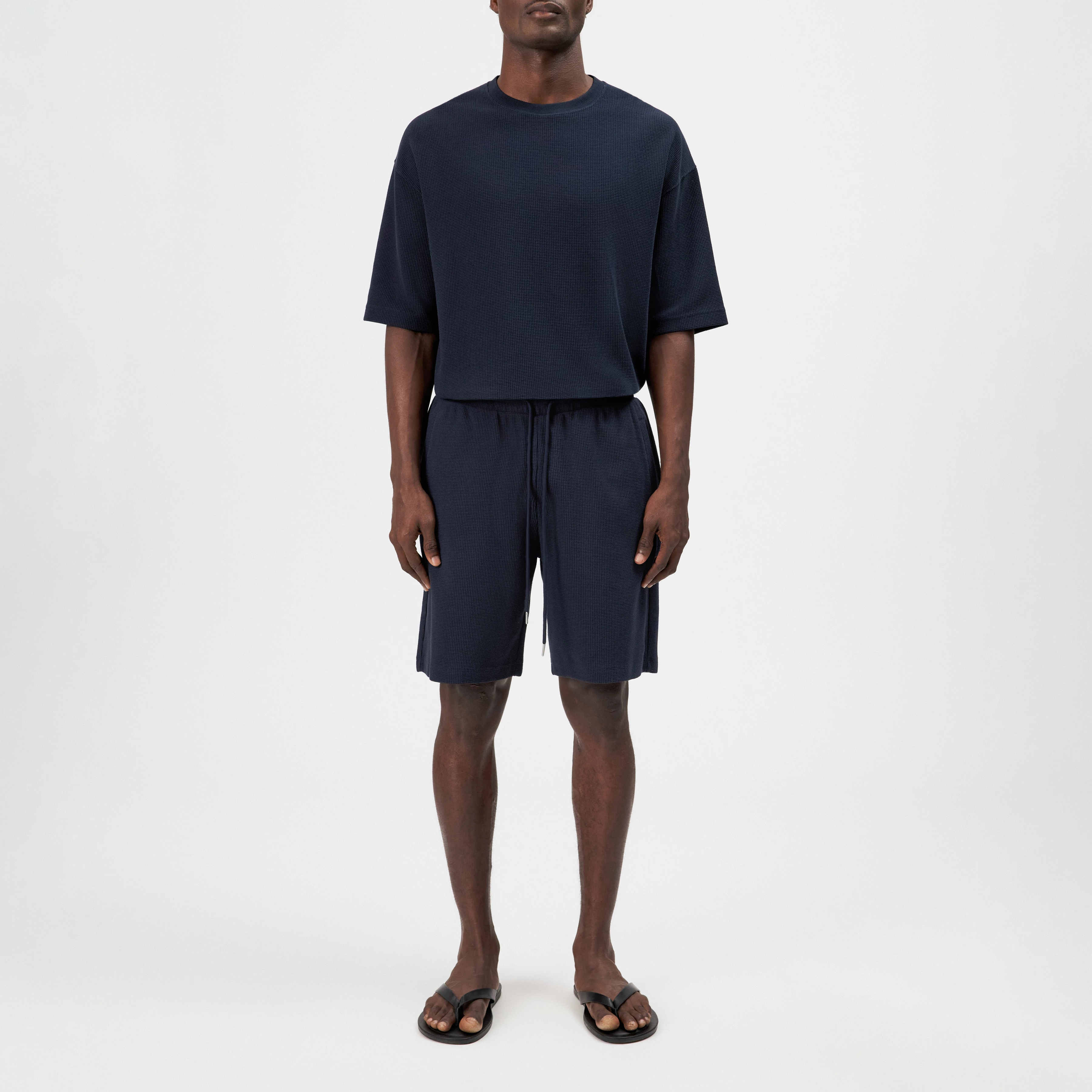 BRIKKO - Casual shorts in heavy jersey - men - blue - Ganzkörper-Frontansicht