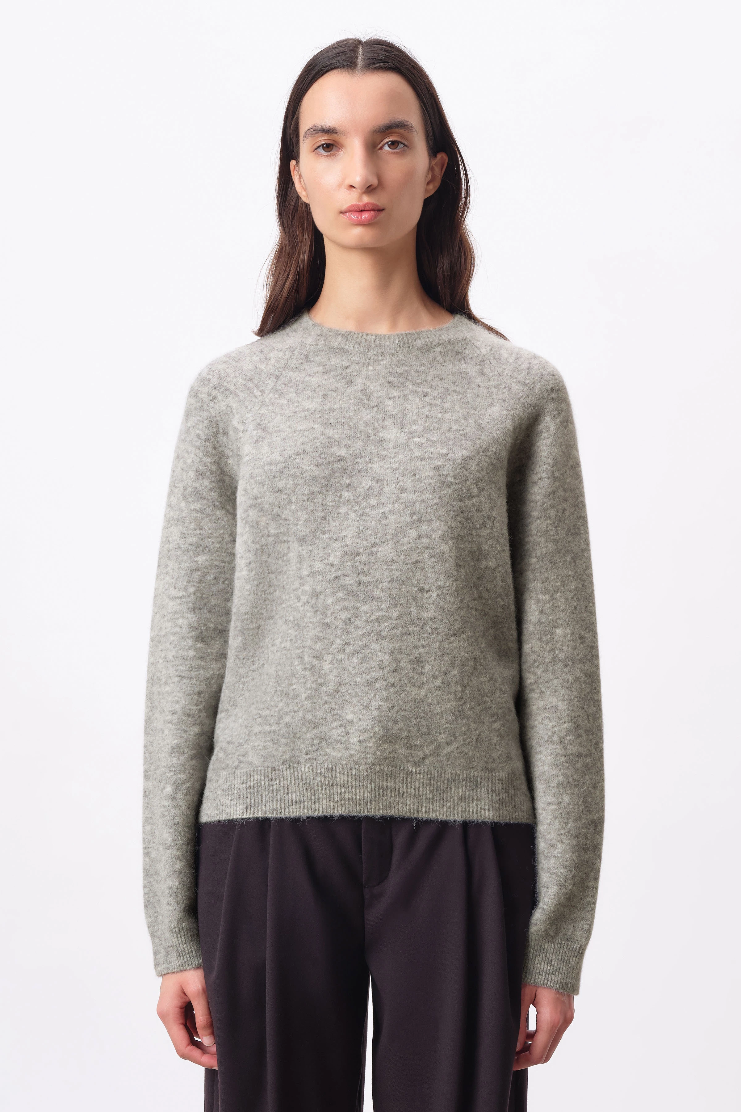 PEMIRI - egg-shape jumper with raglan sleeves in alpaca mix - women - grey - Frontansicht