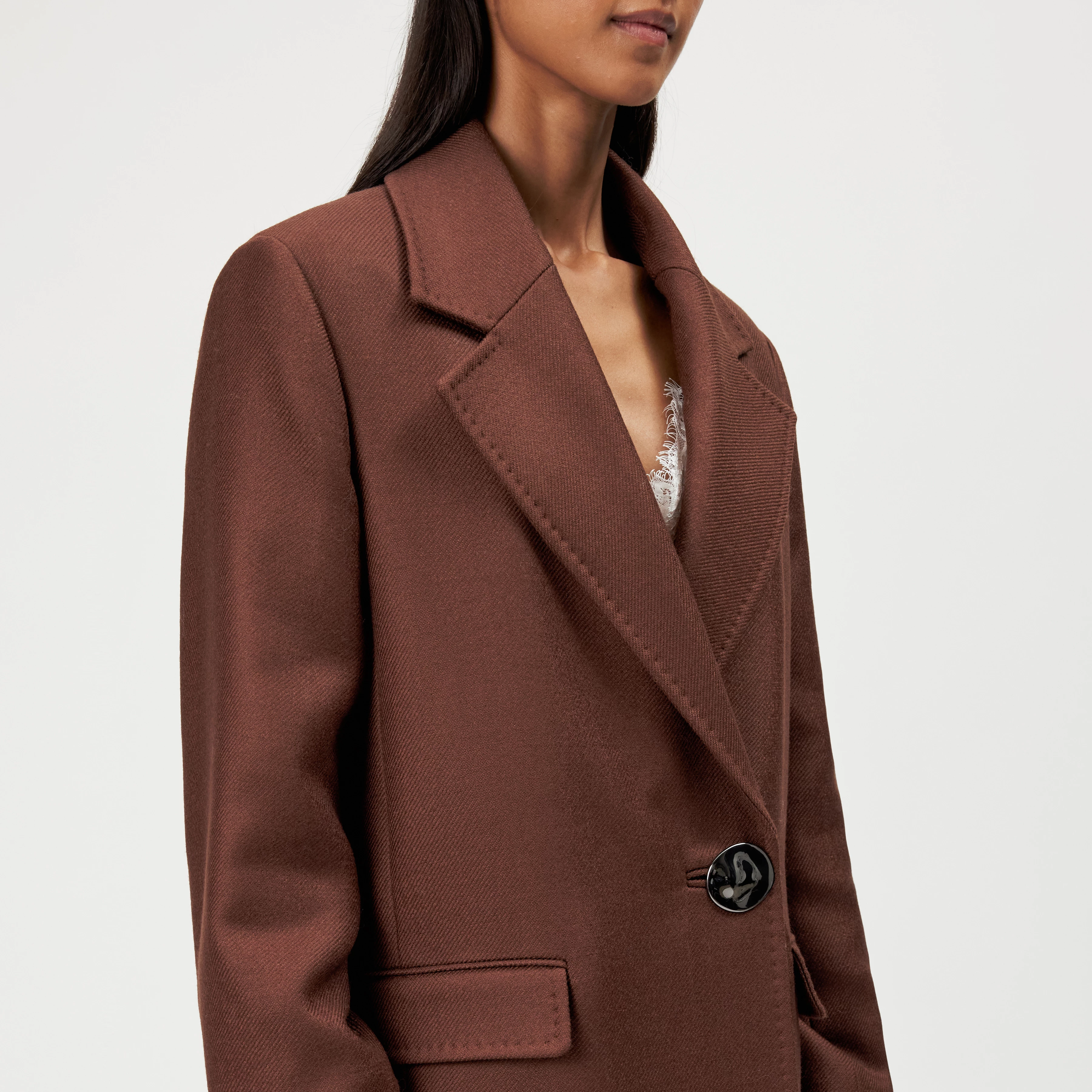WALDRON_1 - Oversized virgin wool coat - women - brown - Detailansicht am Model