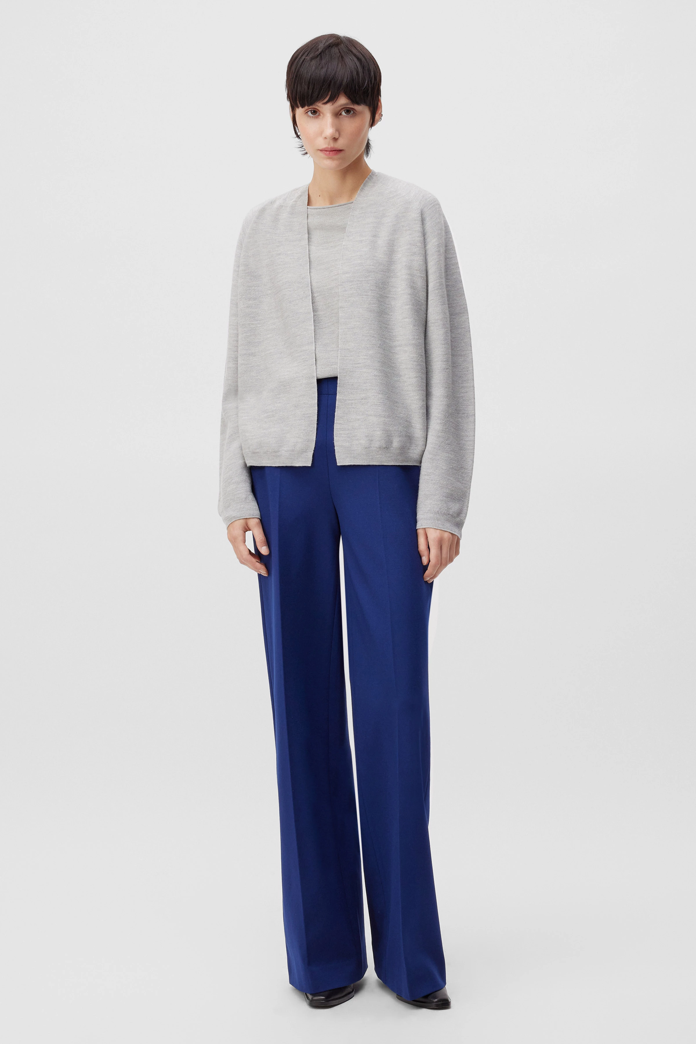 MANUMY - Merino wool cardigan - women - grey - Ganzkörper-Frontansicht