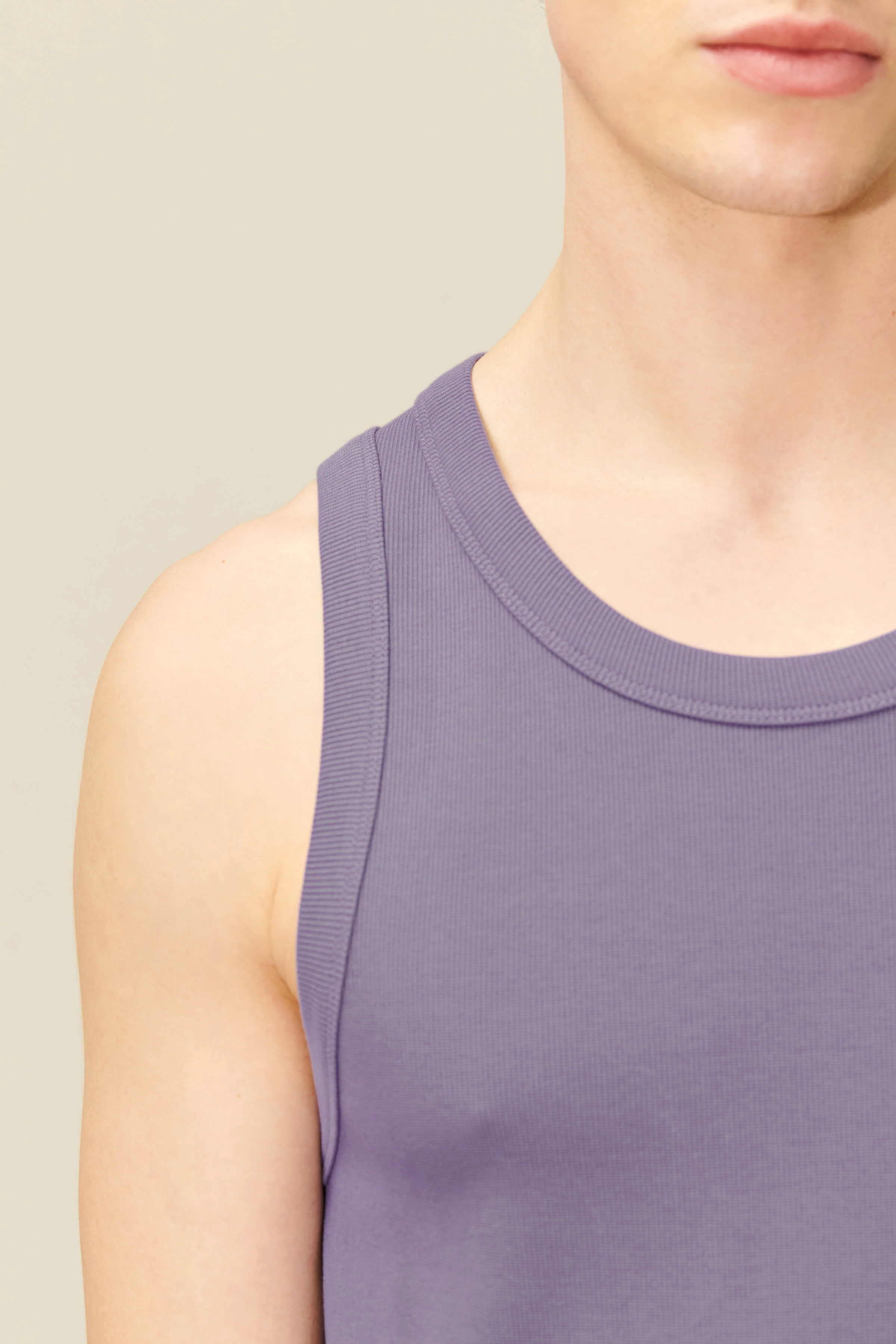 NATHAN - Body-hugging ribbed tank top in cotton - men - purple - Seitenansicht