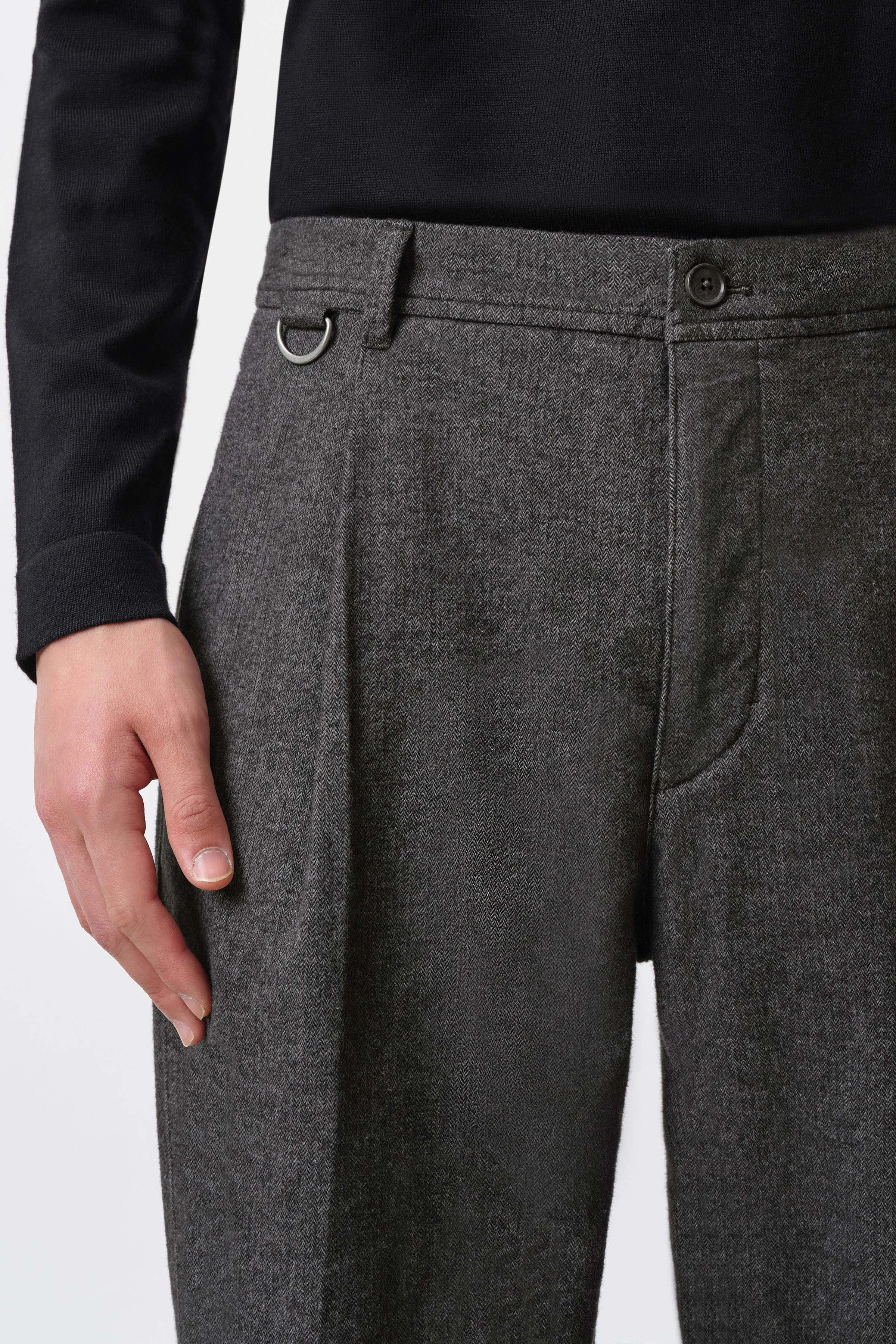 DEVYN - Chino in Regular Fit in Baumwoll-Mix mit Herringbone Optik - Herren - grau - Seitenansicht