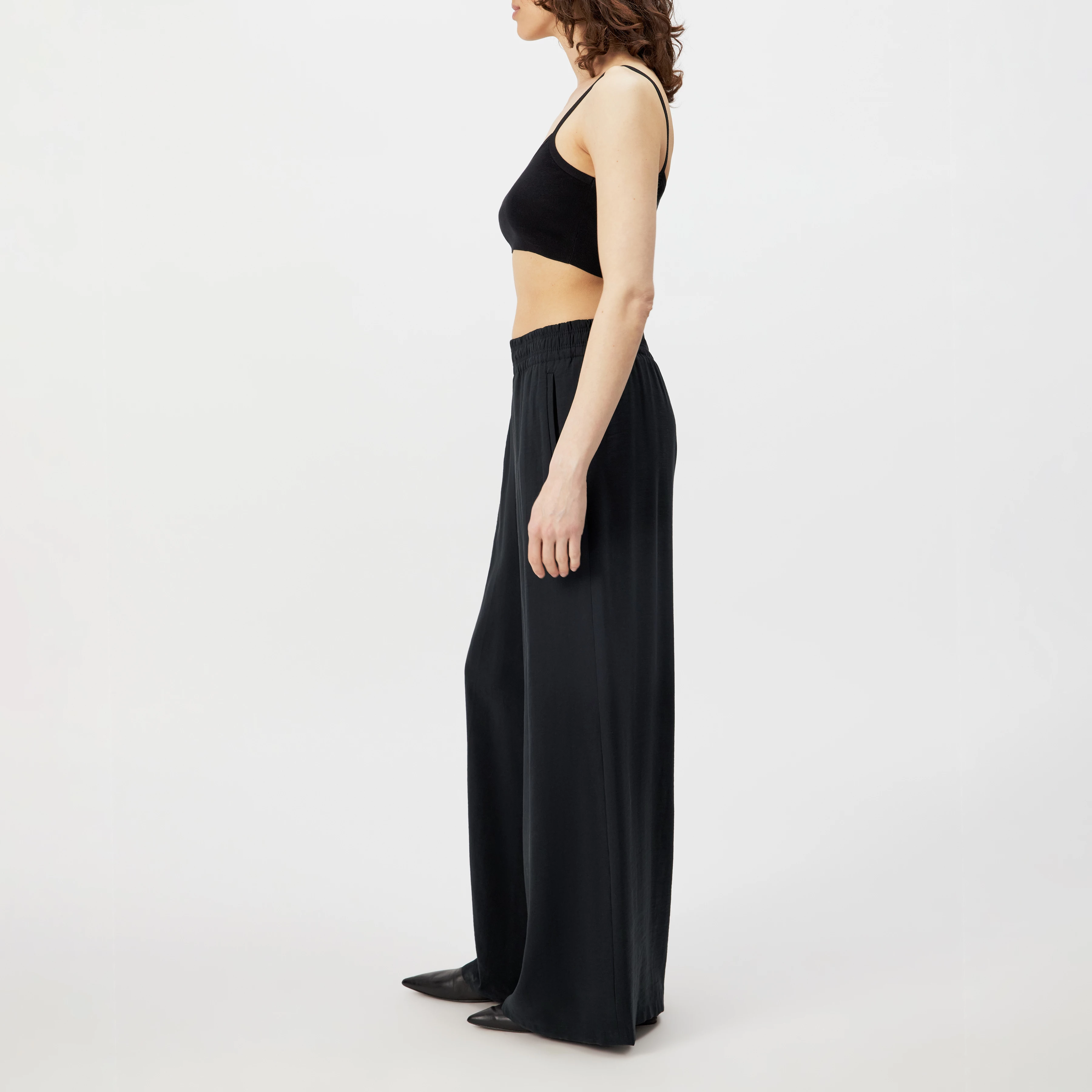 CEILING - Pantalon ample en twill fluide. - women - noir - Seitenansicht