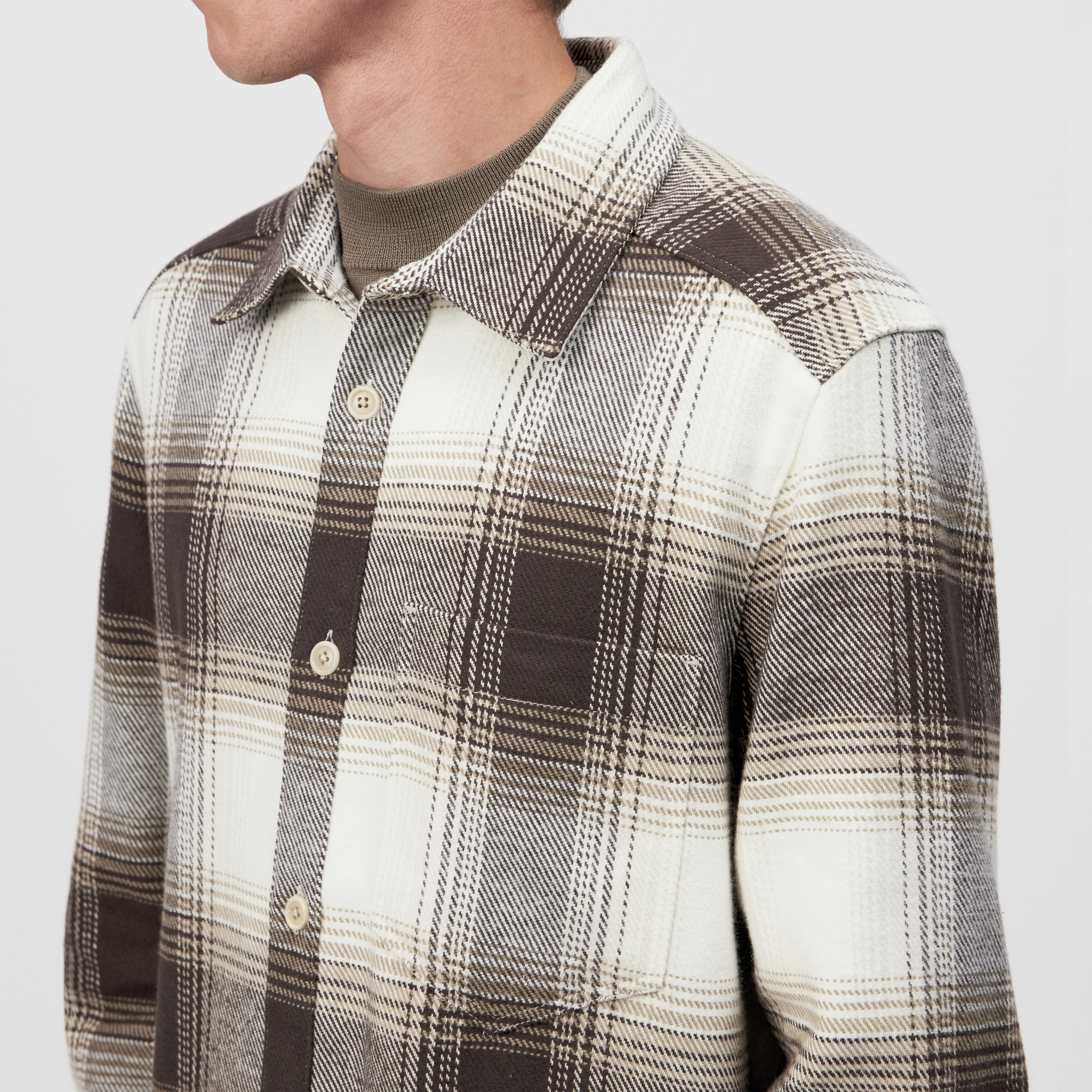 DIEGGO - Overshirt with breast pocket in check - men - brown - Detailansicht am Model