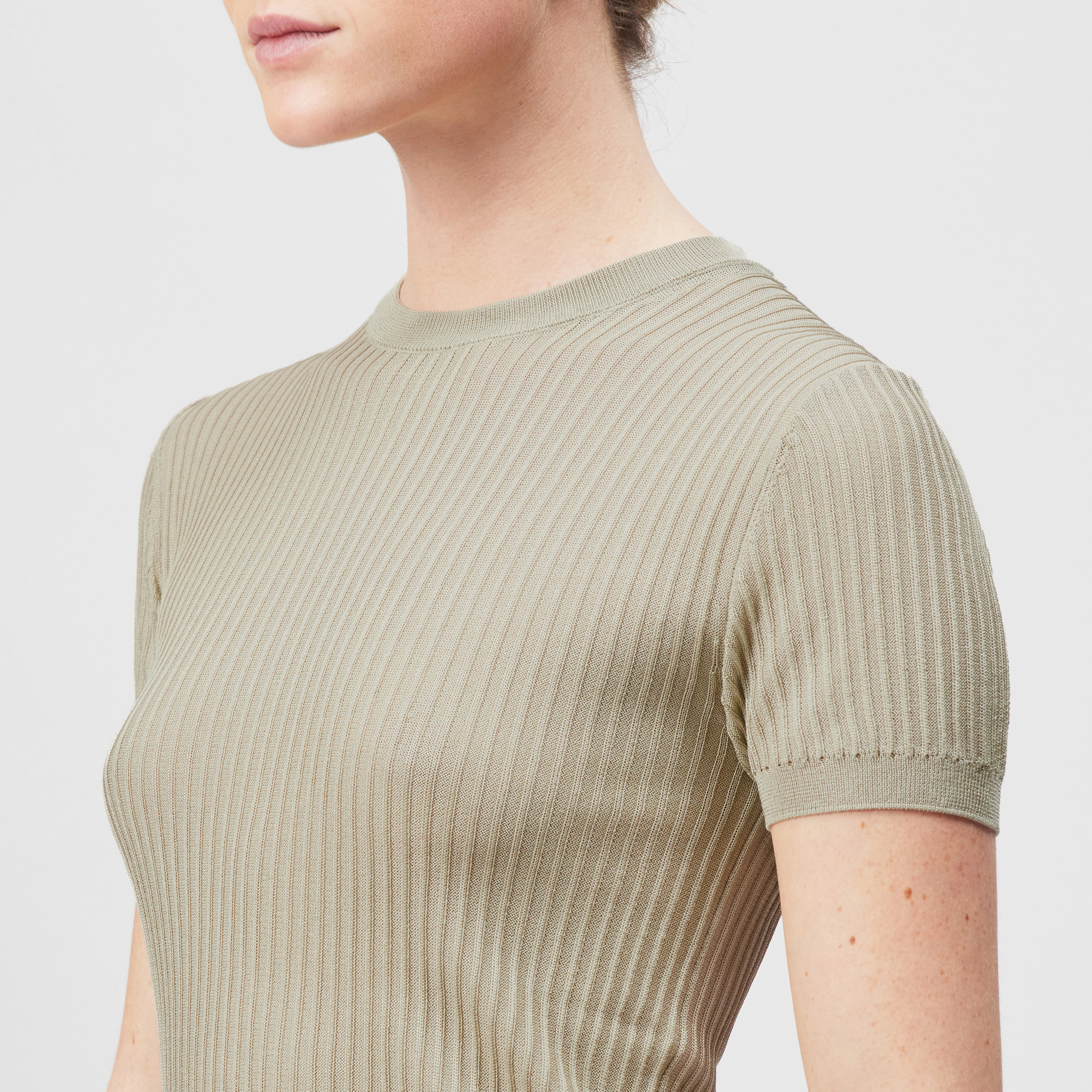 MOGLINI_2 - Crew Neck Knit T-Shirt with Ribbed Texture - women - beige - Detailansicht am Model