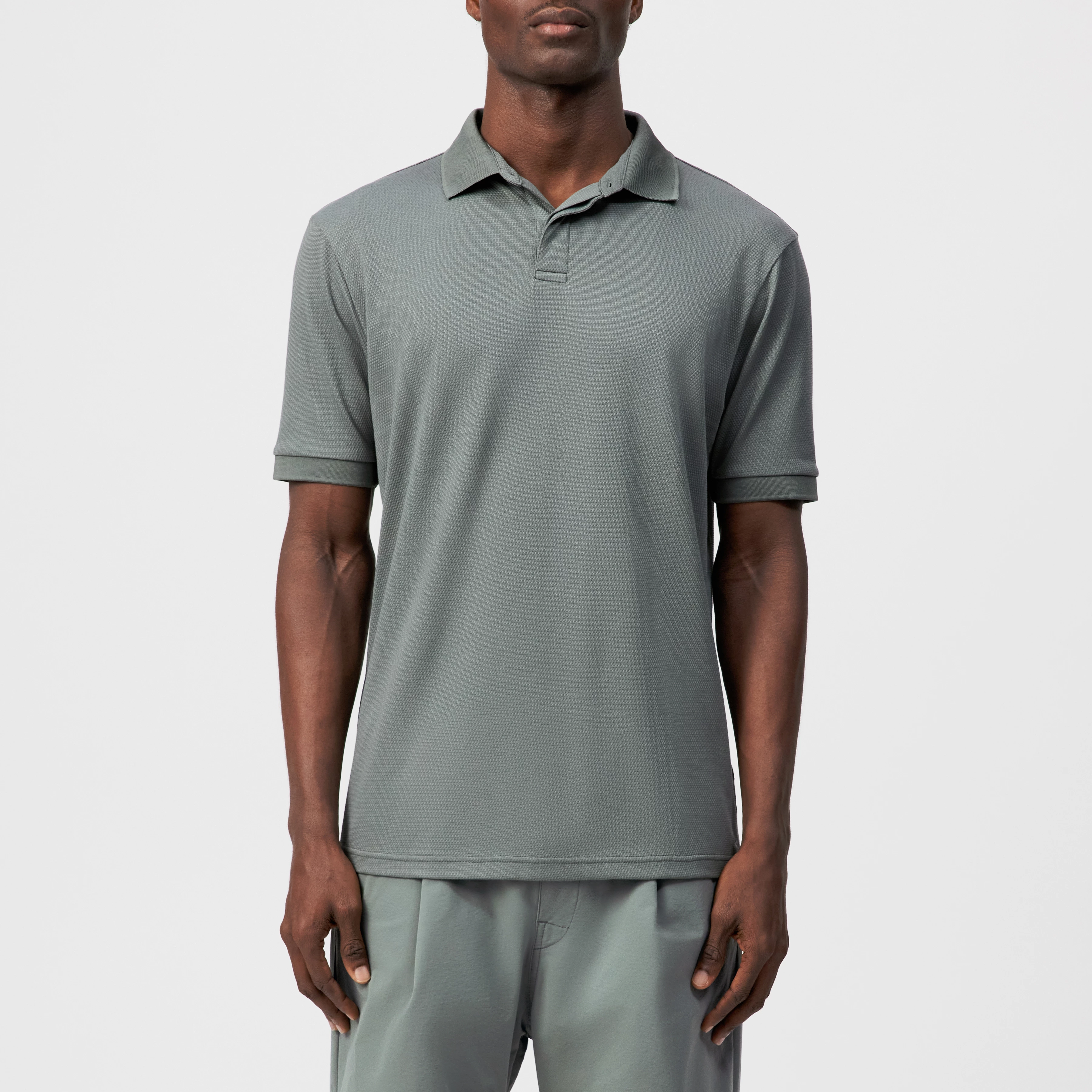 SANTOS - Classic regular fit polo in piqué structure - men - green - Frontansicht