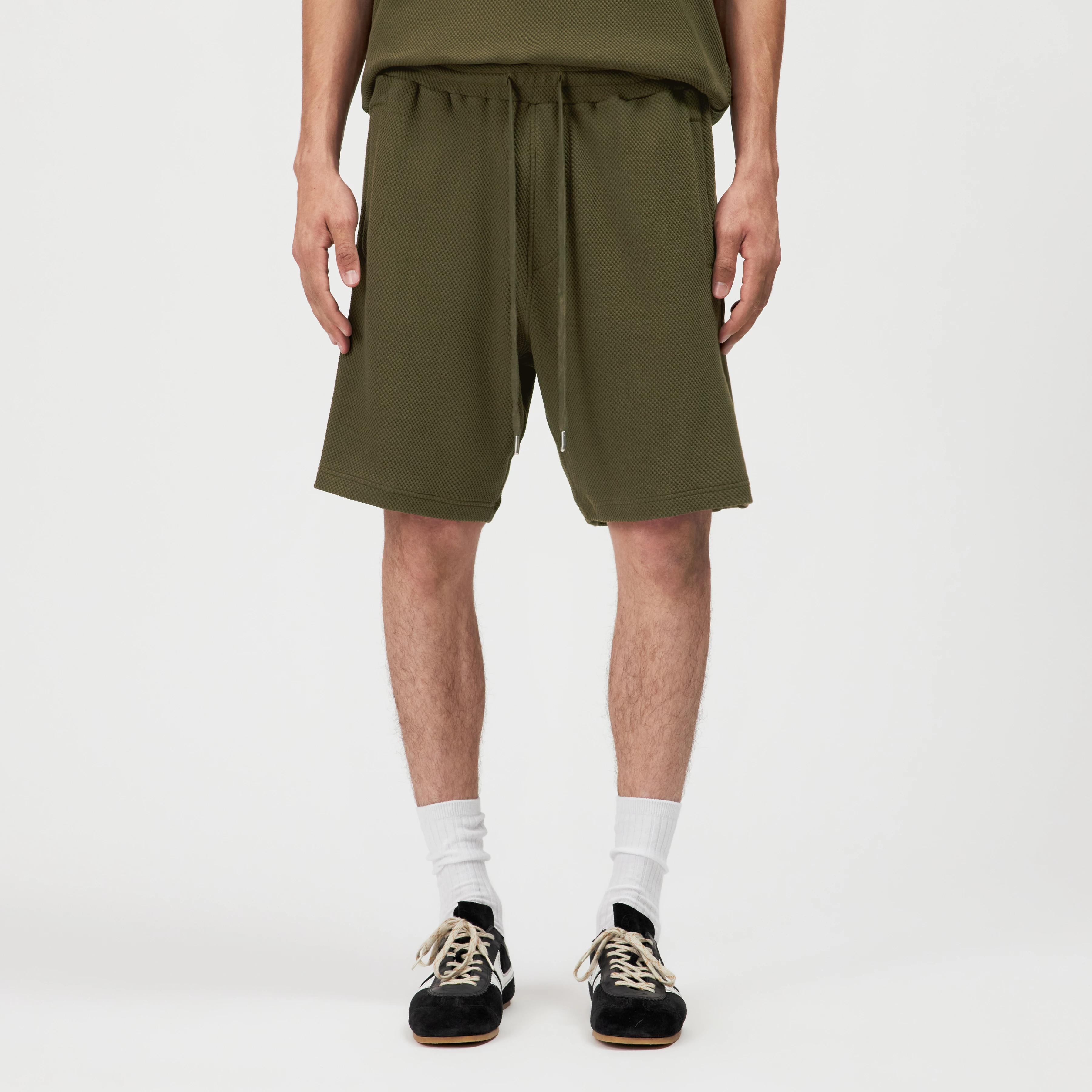 BRIKKO - Casual Shorts in Heavy Jersey - Herren - grün - Frontansicht