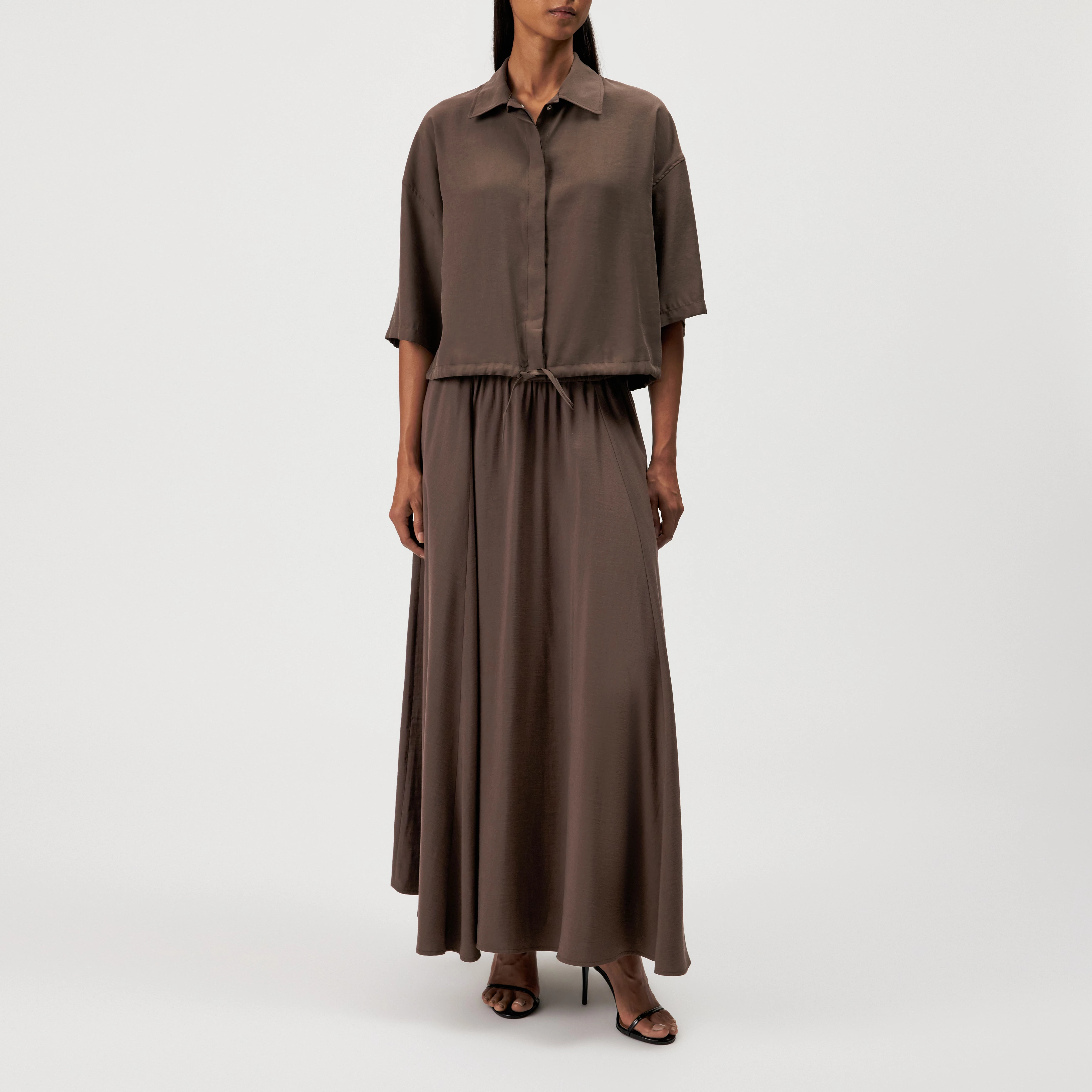 QERIME_1 - Jupe évasée en twill fluide - women - marron - Ganzkörper-Frontansicht