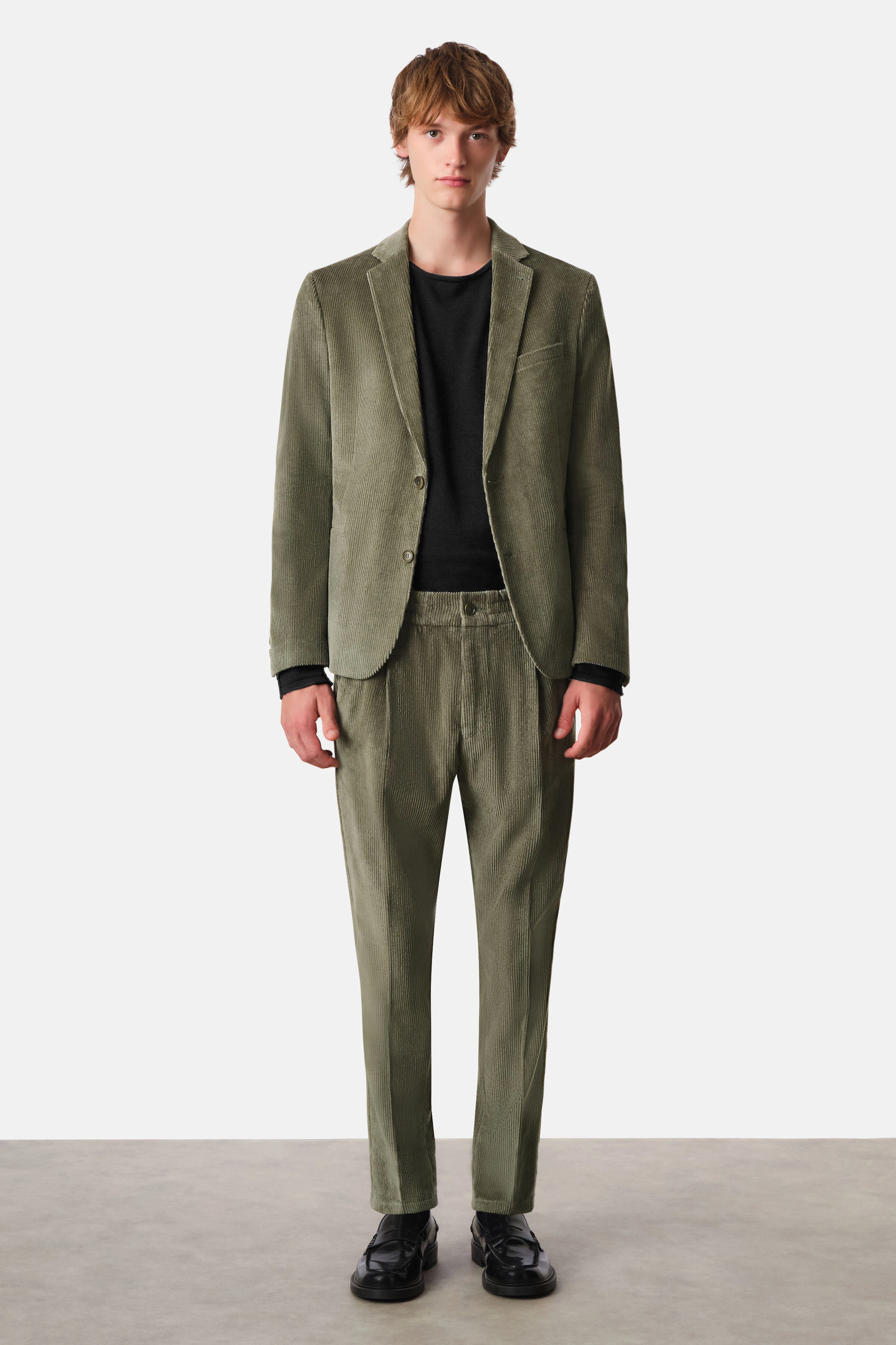 HORLEY - Slim Fit Sakko mit fallendem Revers in Cord - Herren - grün - Ganzkörper-Frontansicht