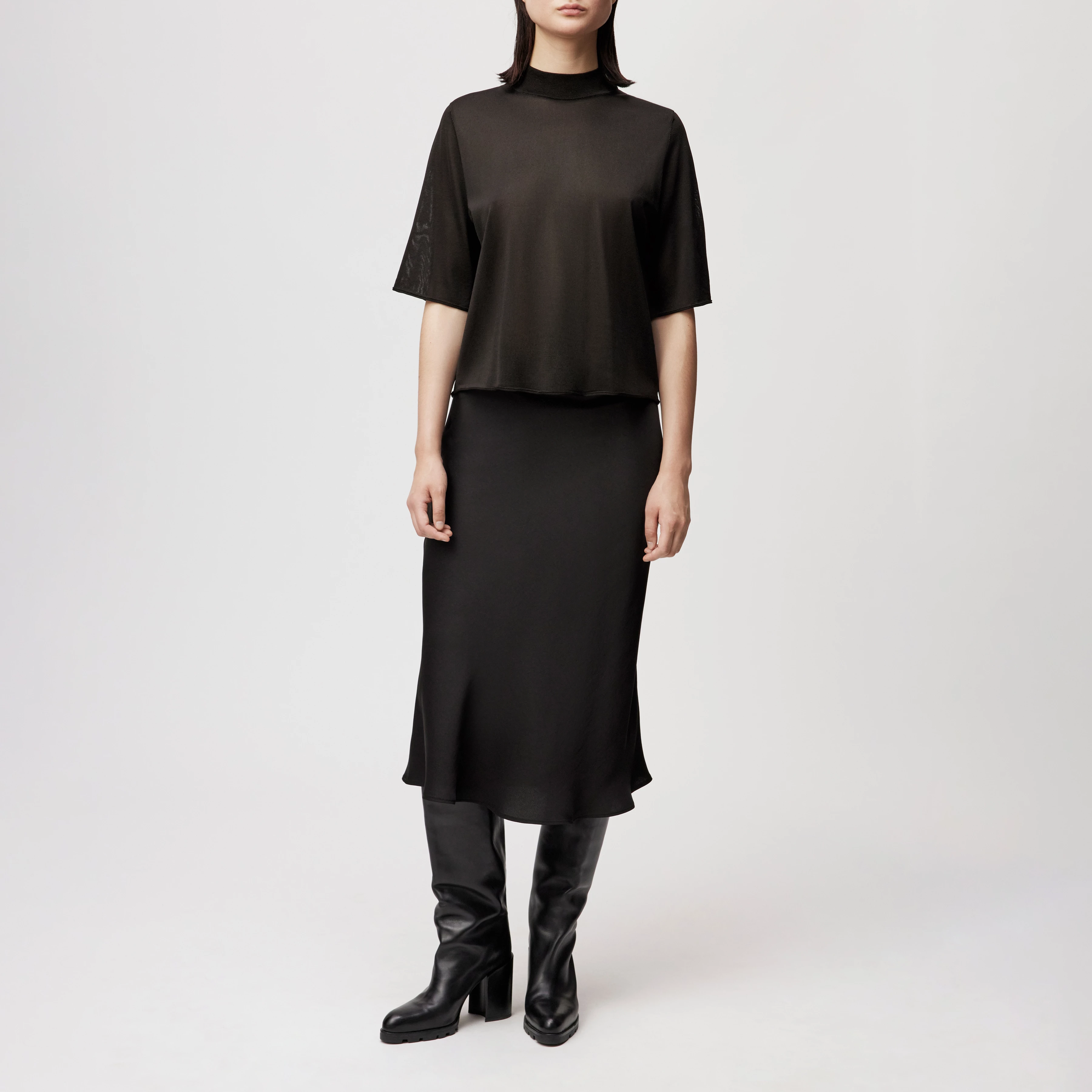 NISLE_2 - Strick-T-Shirt in Luxus-Textur - Damen - braun - Ganzkörper-Frontansicht