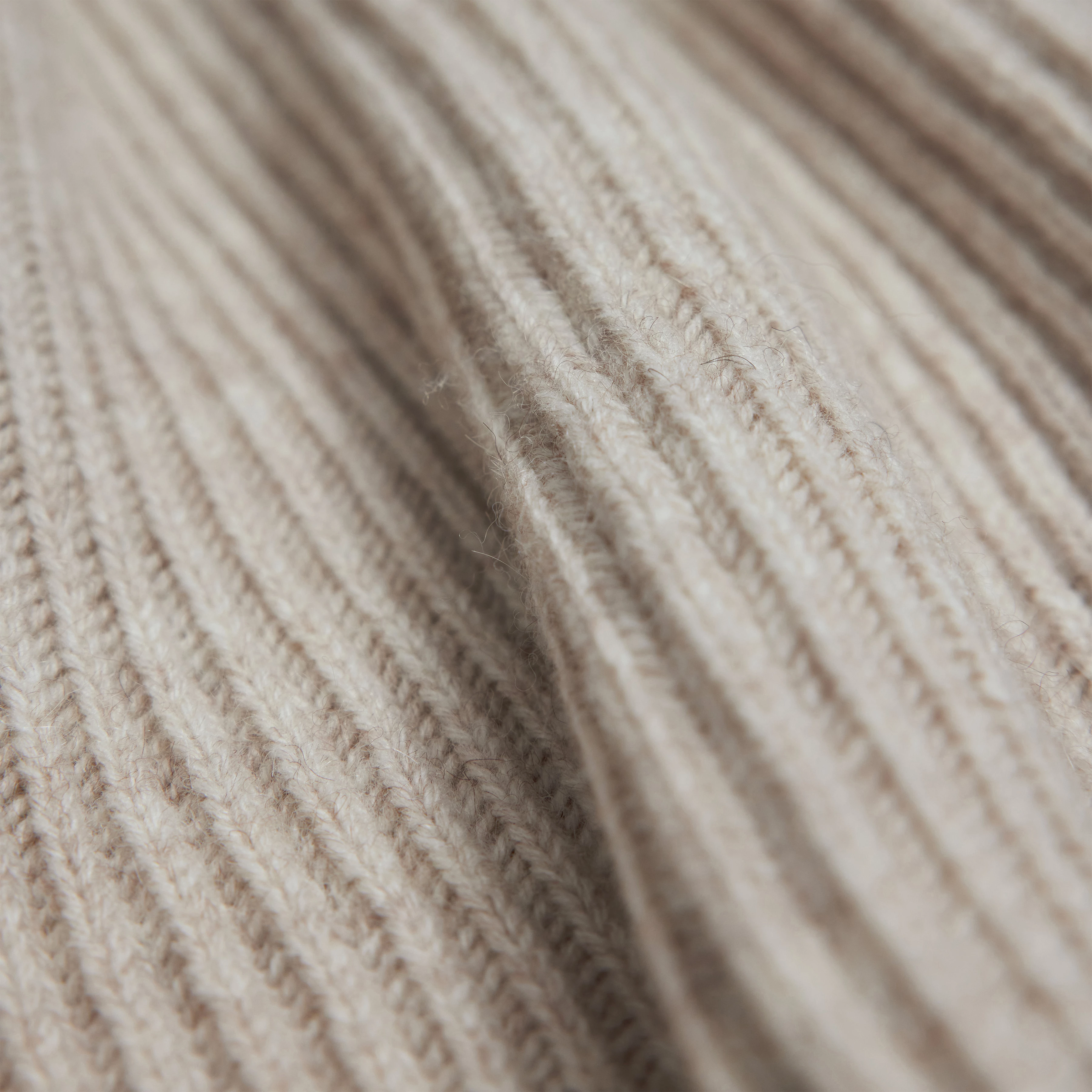 KIMONI - Sweater with balloon sleeves in wool and alpaca blend - women - beige - Materialbild (B2C)