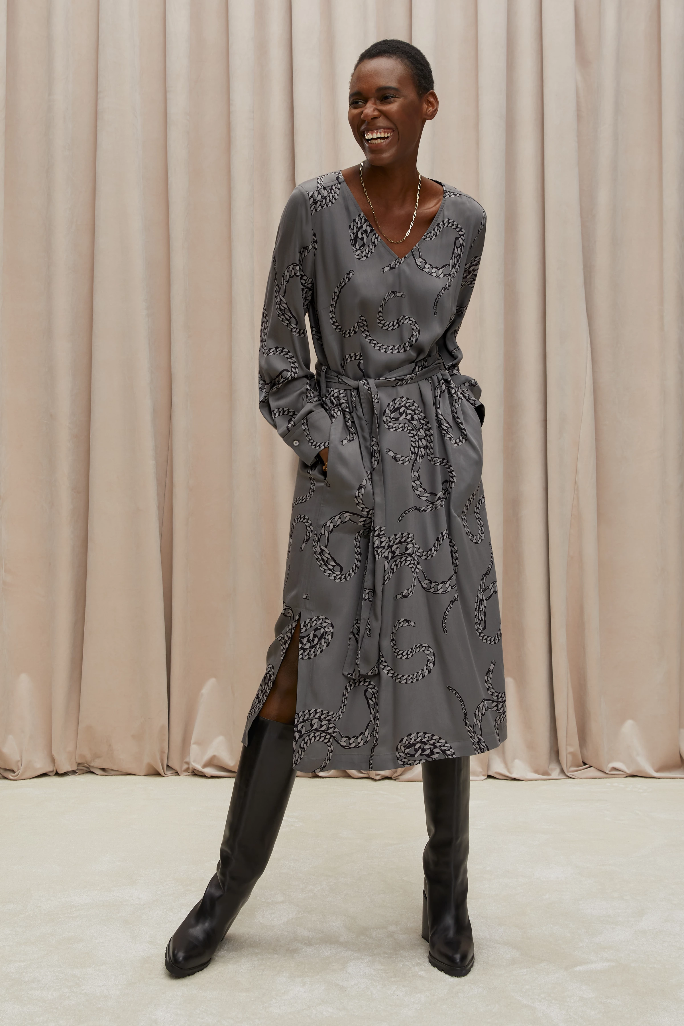 AFFRA - Midikleid aus Viskose - Damen - grau - Ganzkörper-Frontansicht