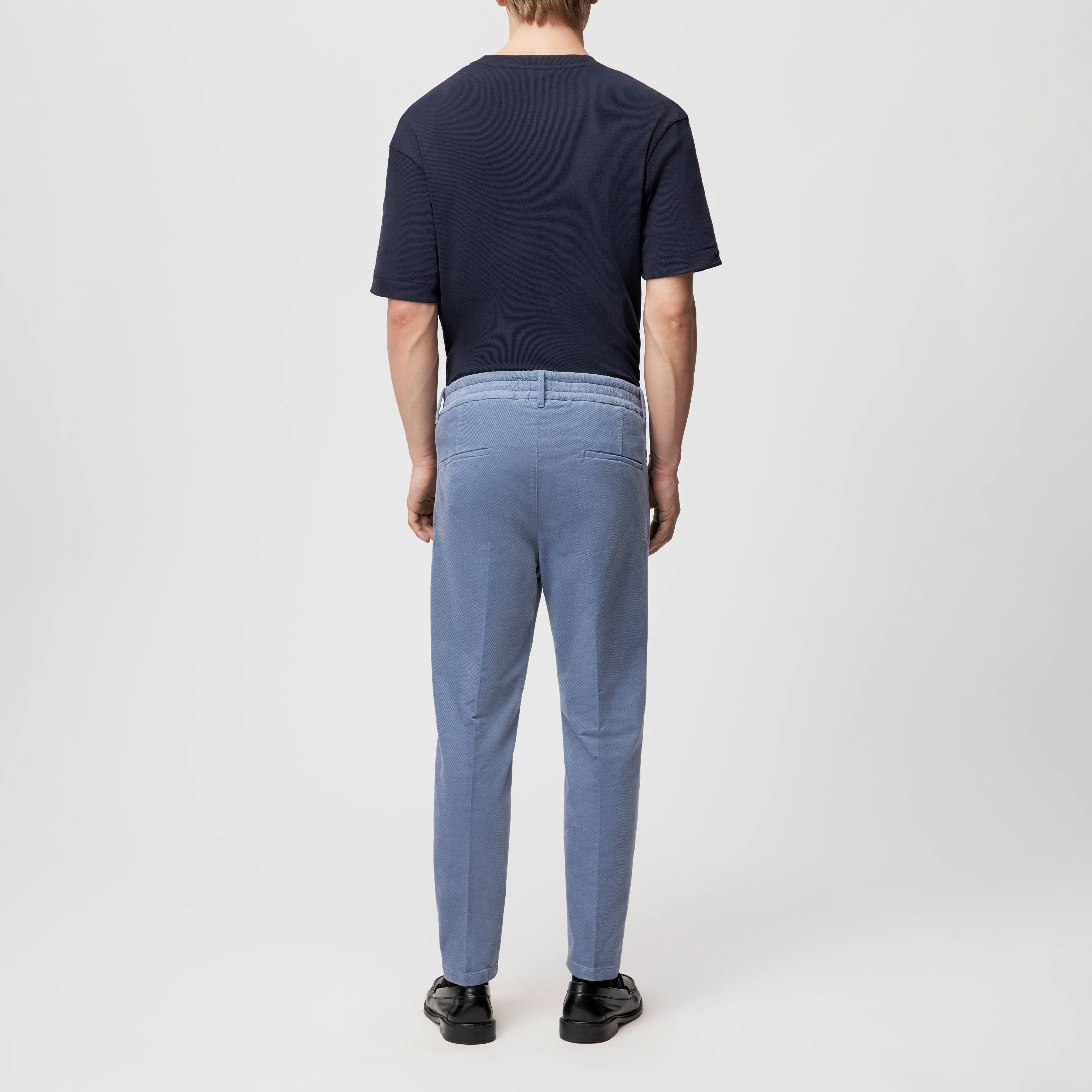 CHASY - Casual trousers with pleats in velvet - men - blue - Rückansicht