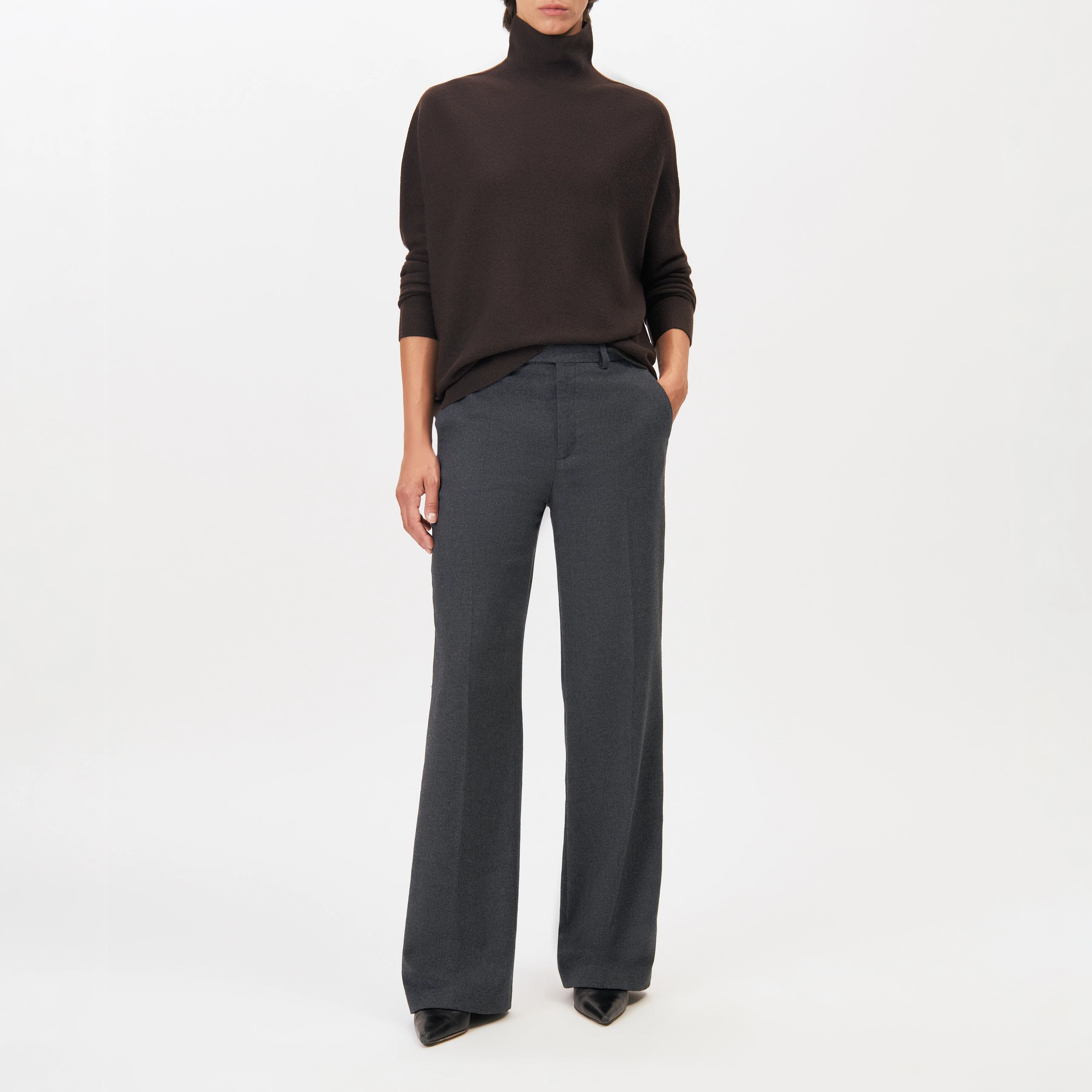 LIORA - Egg-shape turtleneck jumper in 100% merino wool - women - brown - Ganzkörper-Frontansicht