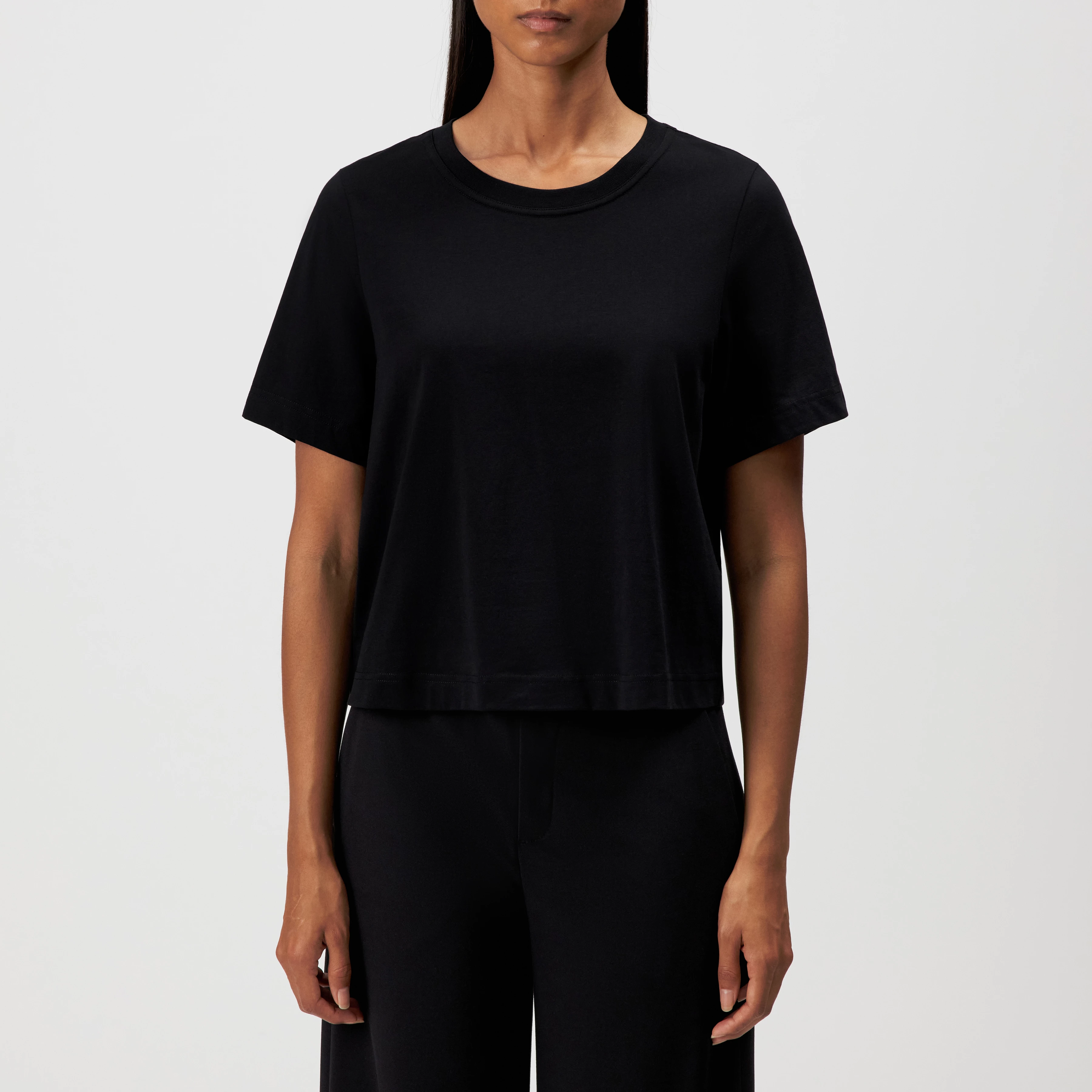 QIRA - Regular fit T-shirt in pure cotton - women - black - Frontansicht