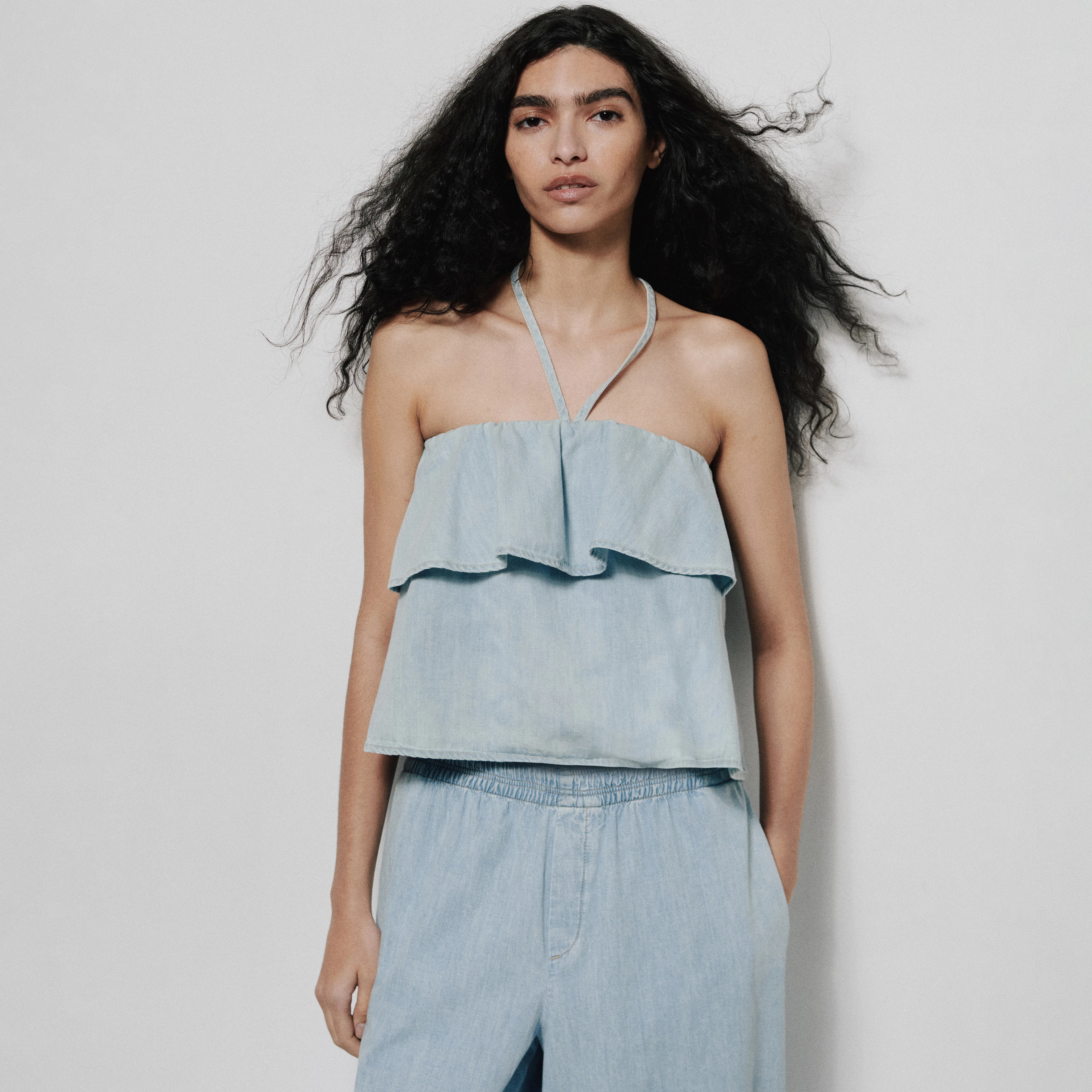 RIVANA - Denim-look cropped bandeau, halterneck. - women - blue