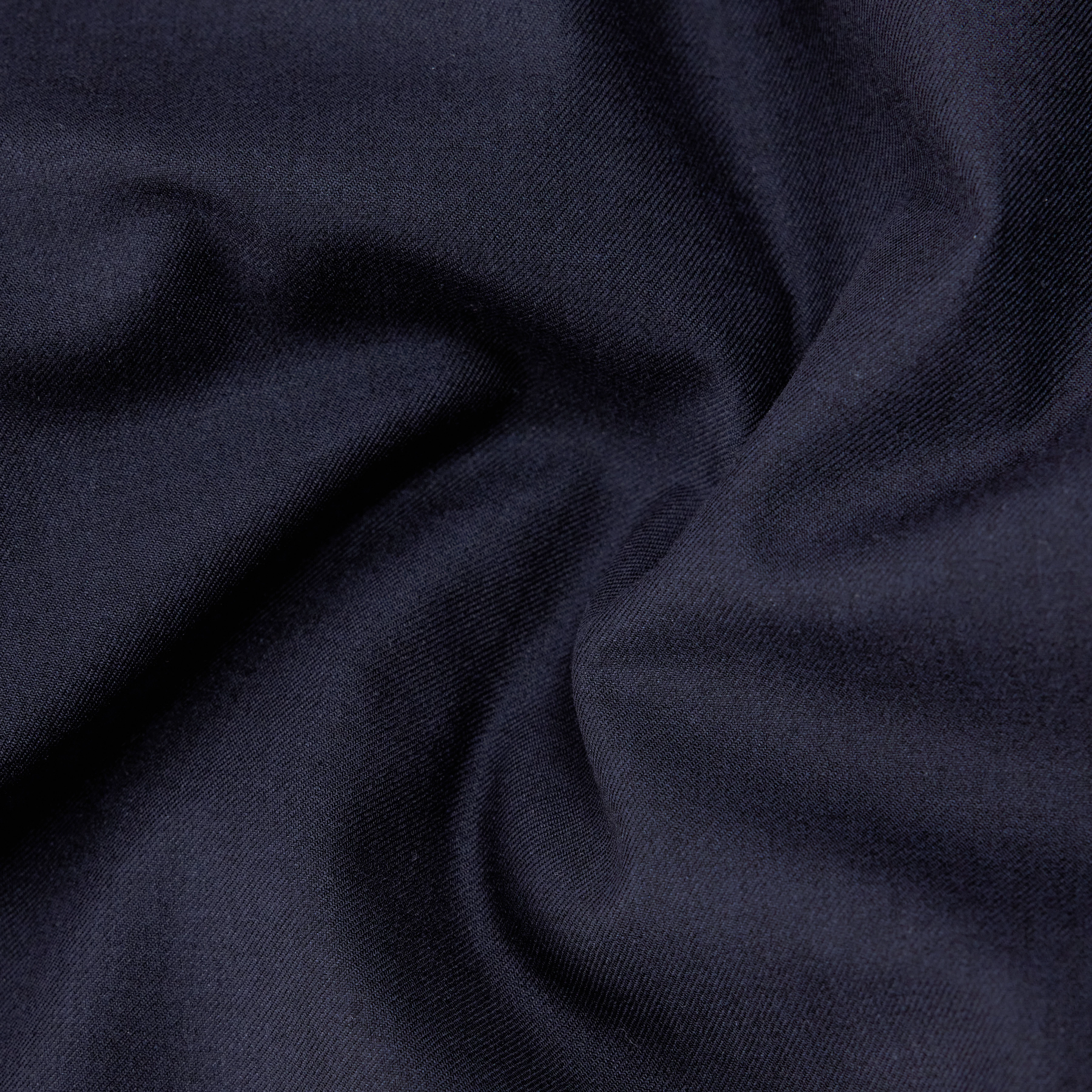 LEEK - Relaxed fit pleated trousers in wool mix - men - blue - Materialbild (B2C)