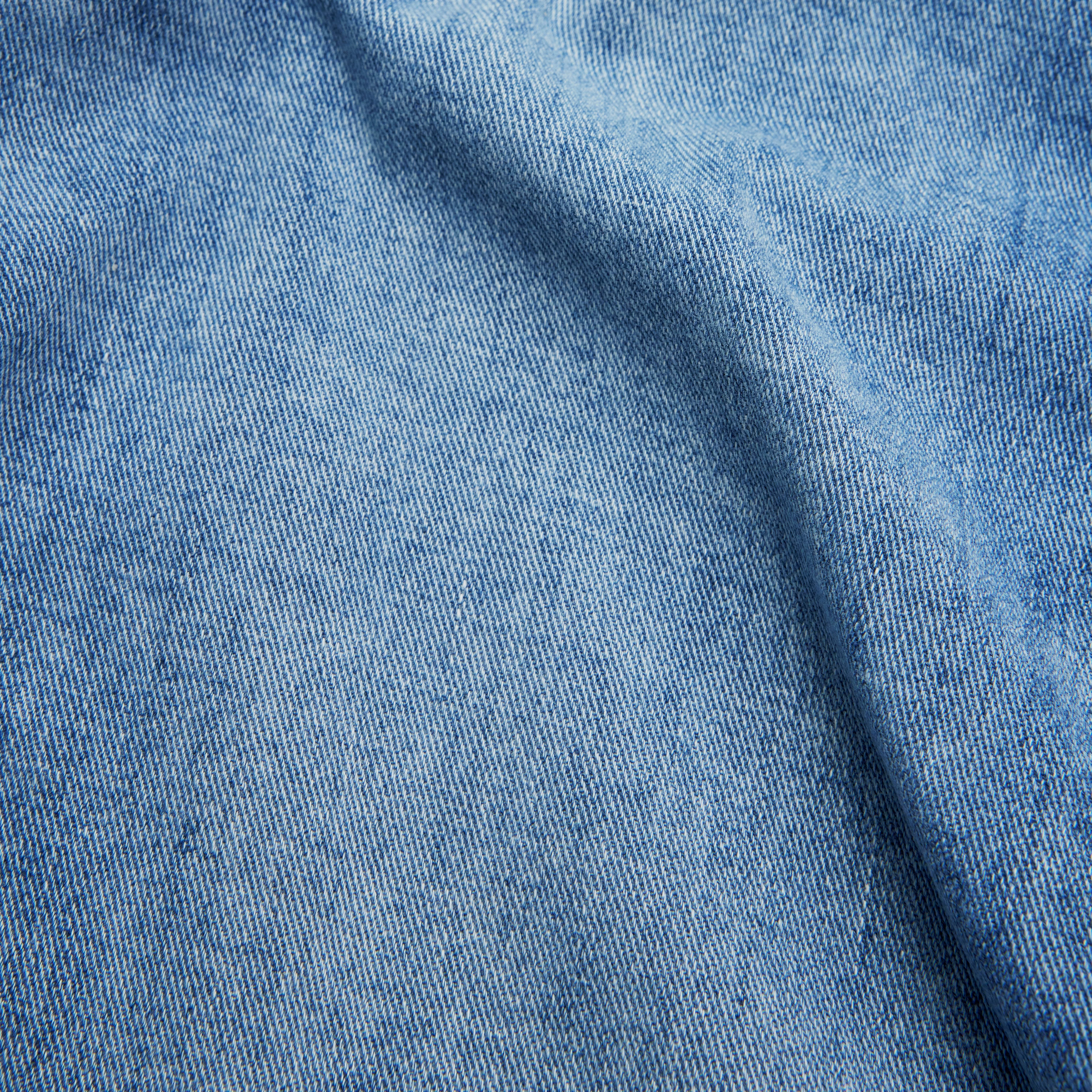 FLOWN - Low-waist jeans in mid-blue denim - women - blue - Materialbild (B2C)