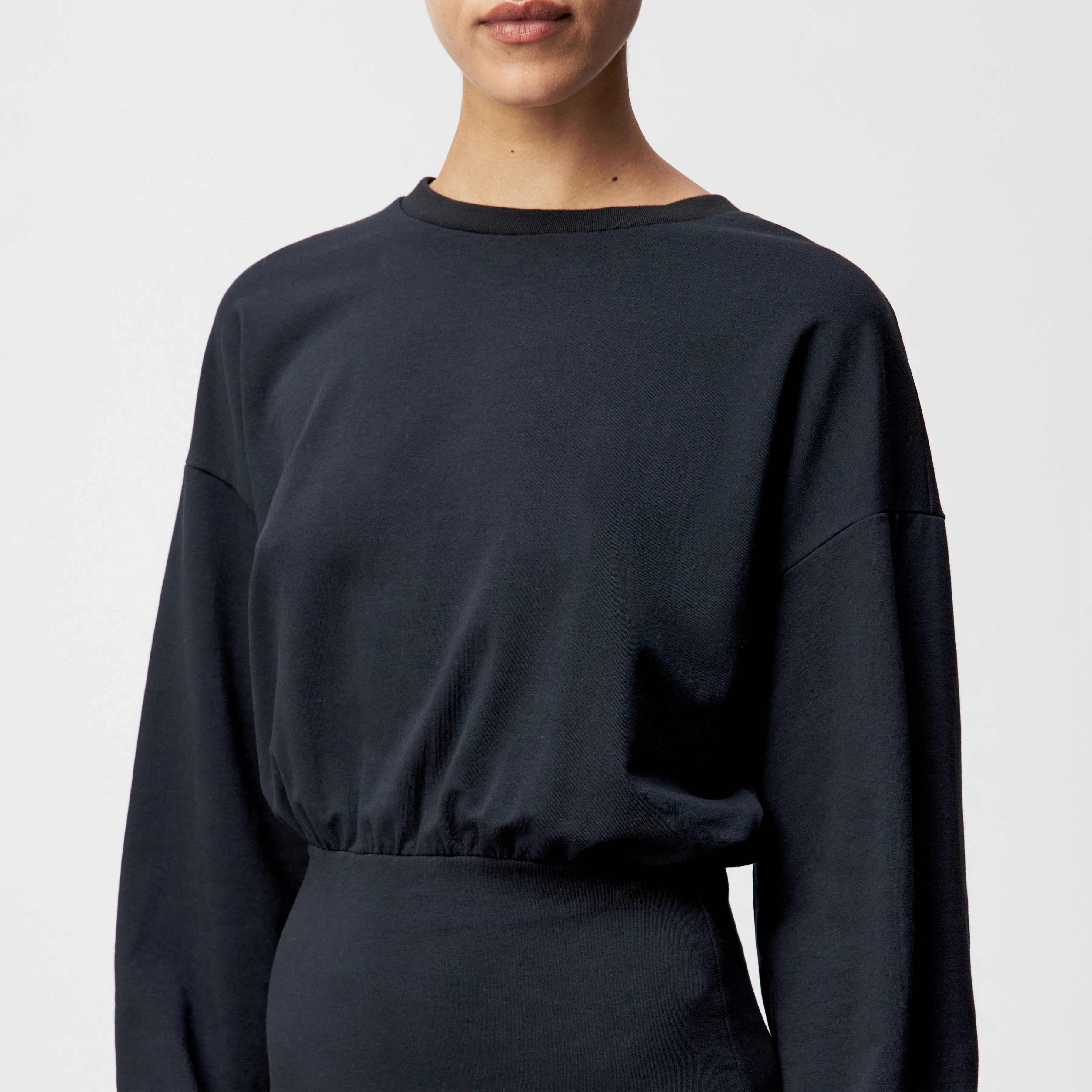 VILIAN - Kleid in Baumwoll-Mix - Damen - schwarz - Detailansicht am Model