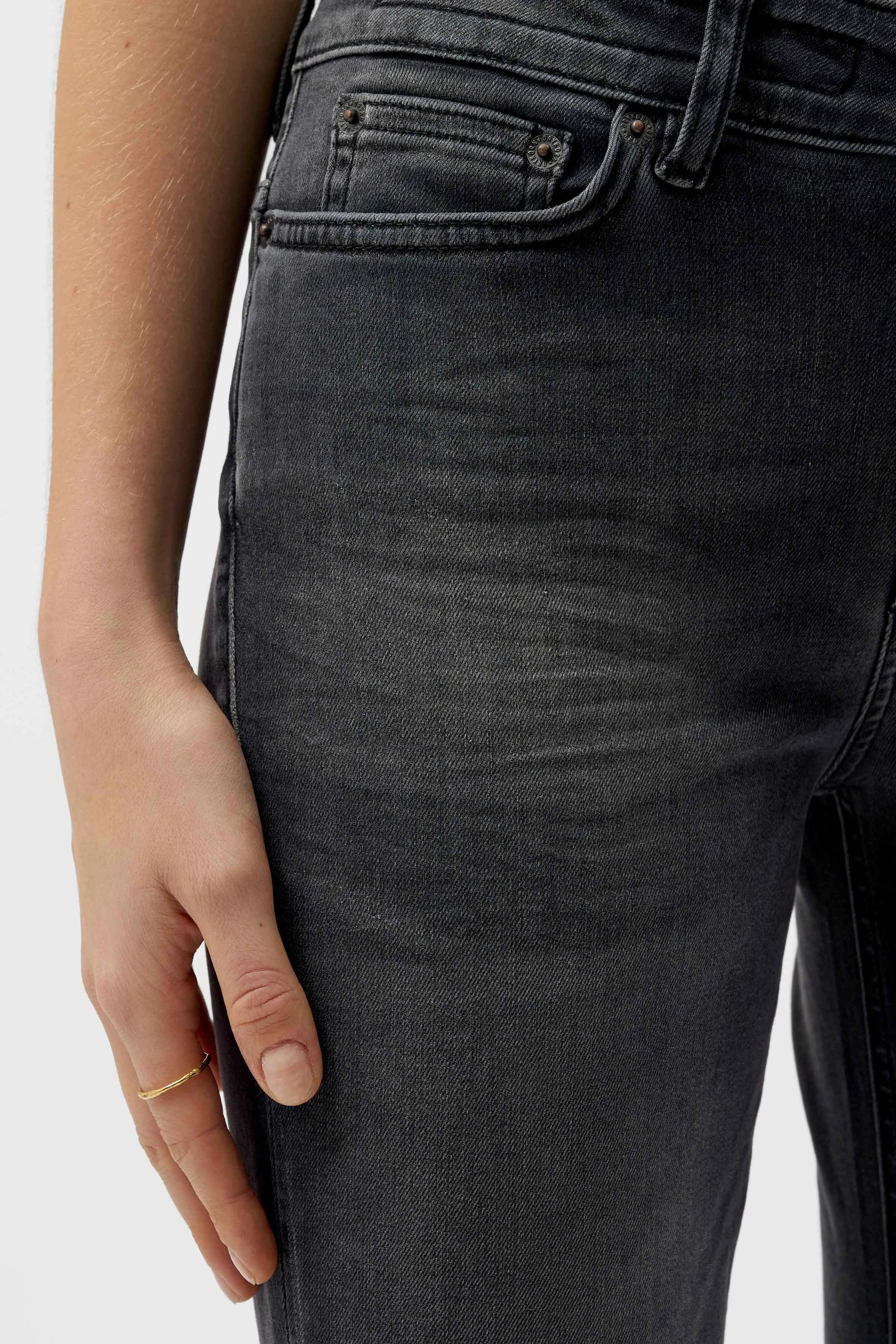 NEED - Low-waist Skinny Jeans mit Wasch-Effekten - Damen - schwarz - Seitenansicht