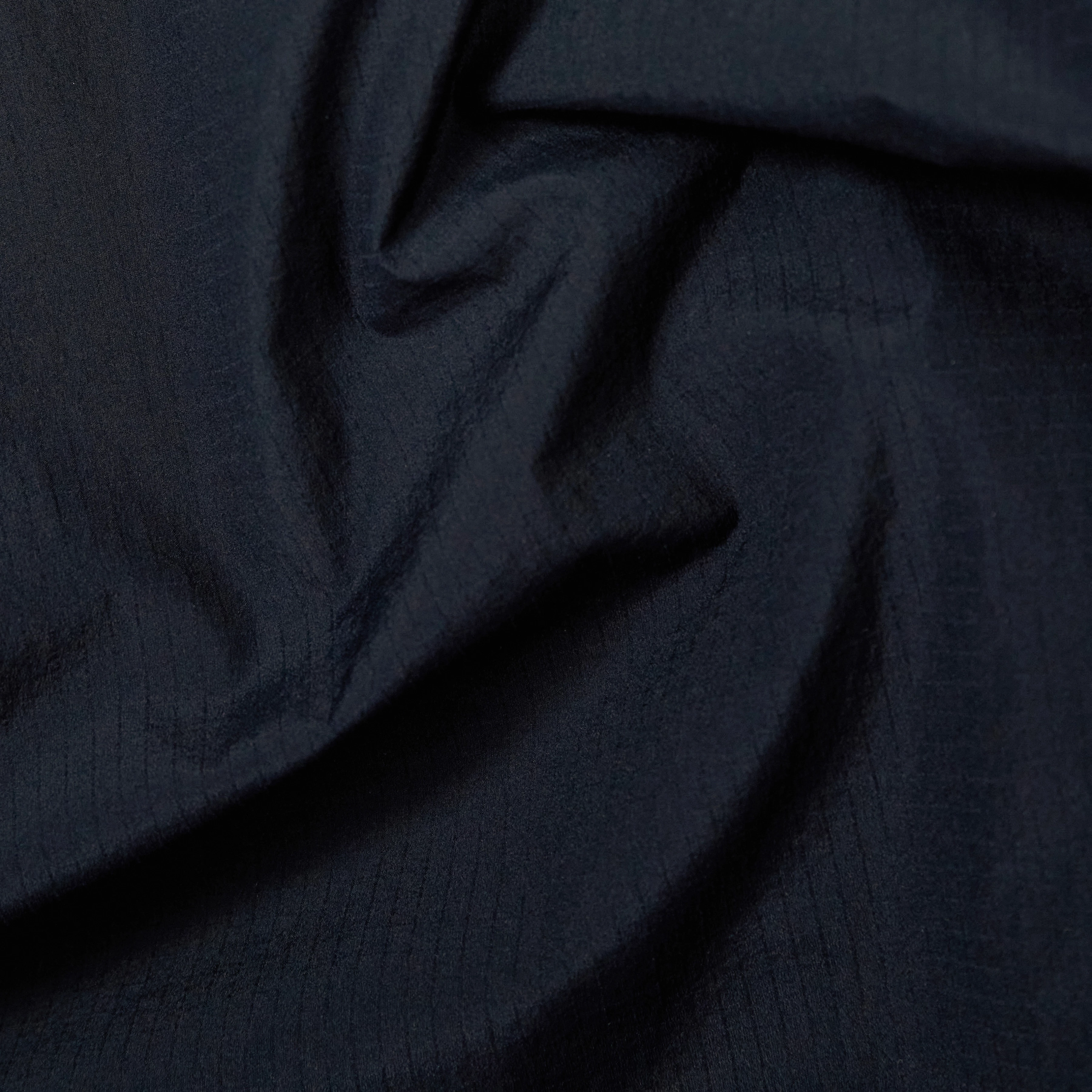 MACTO_Z - Regular fit shirt with zip in techno fabric - men - blue - Materialbild (B2C)