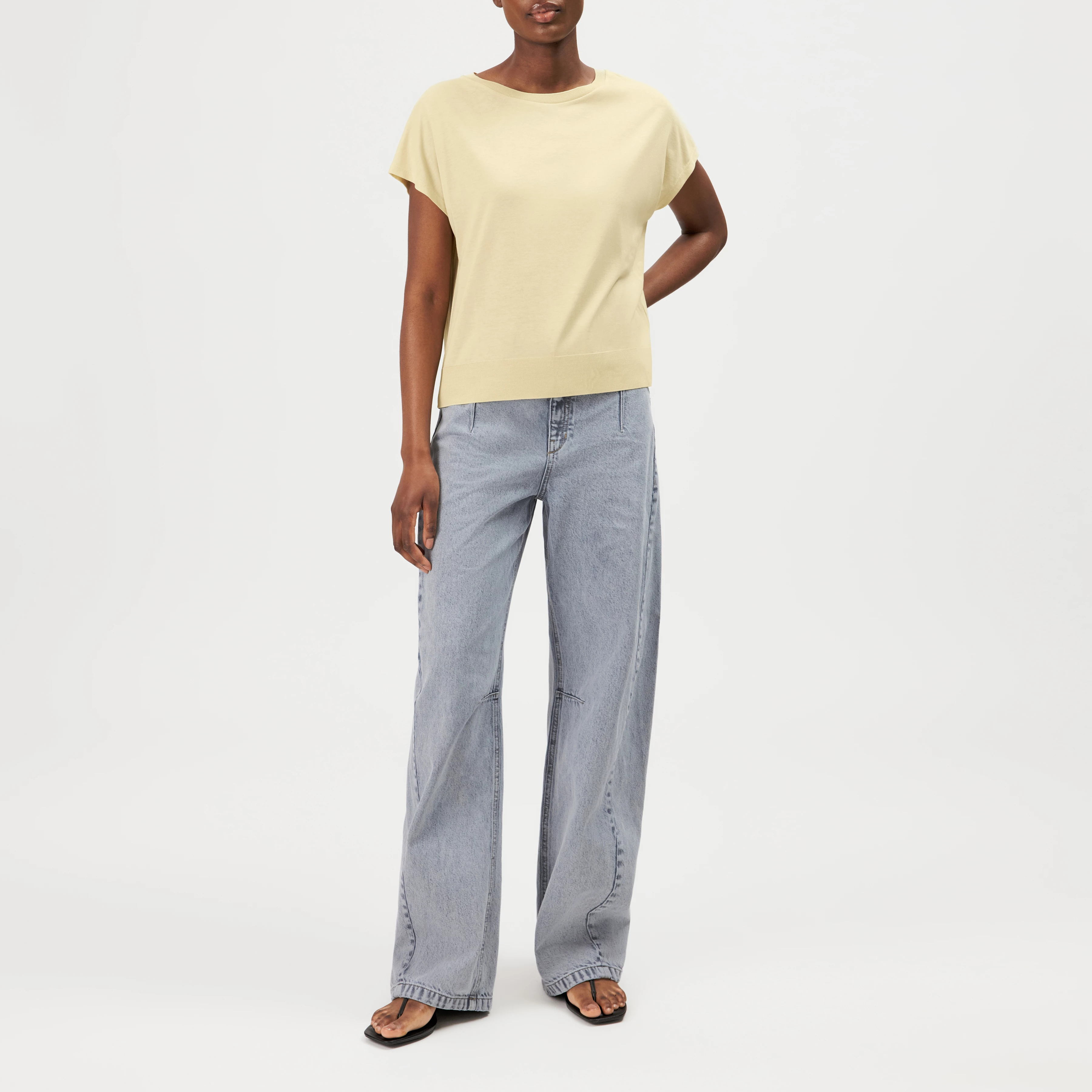 VANOPE - T-shirt in lyocell-cotton fine knit look - women - yellow - Ganzkörper-Frontansicht