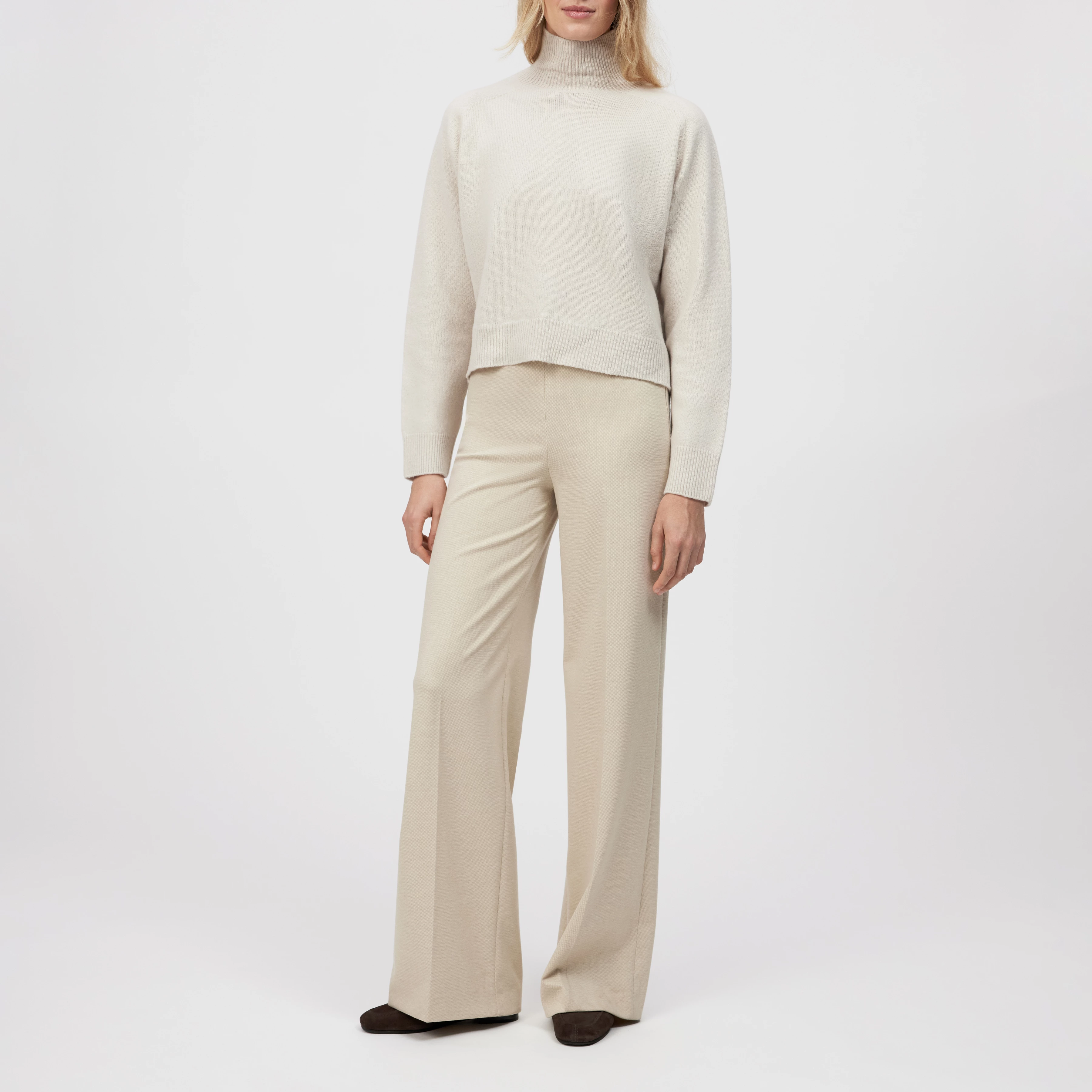 LYZIMA - Rollkragenpullover in Schurwolle - Damen - beige - Ganzkörper-Frontansicht