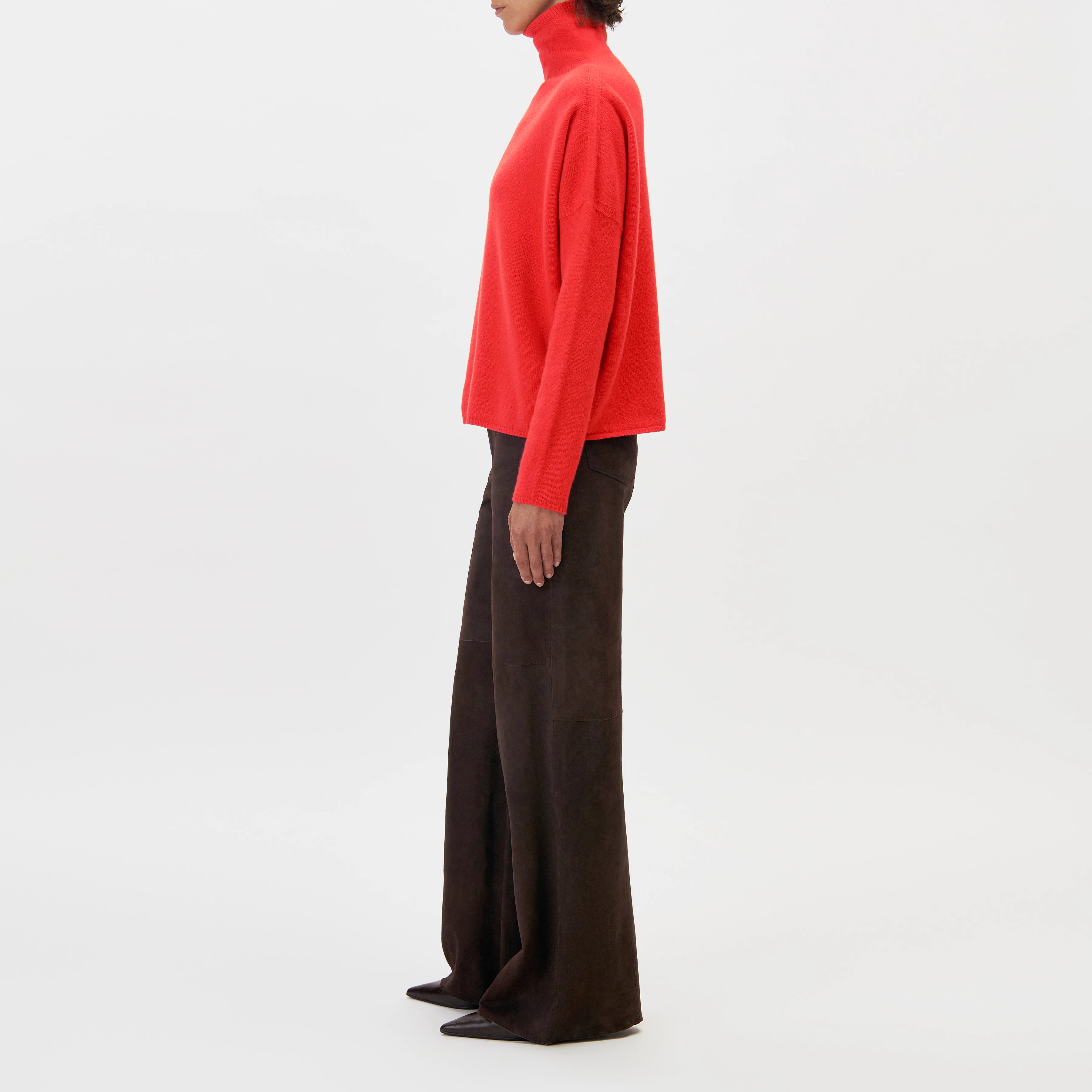 LIORA - Egg-shape roll-neck jumper in pure new wool - women - red - Seitenansicht