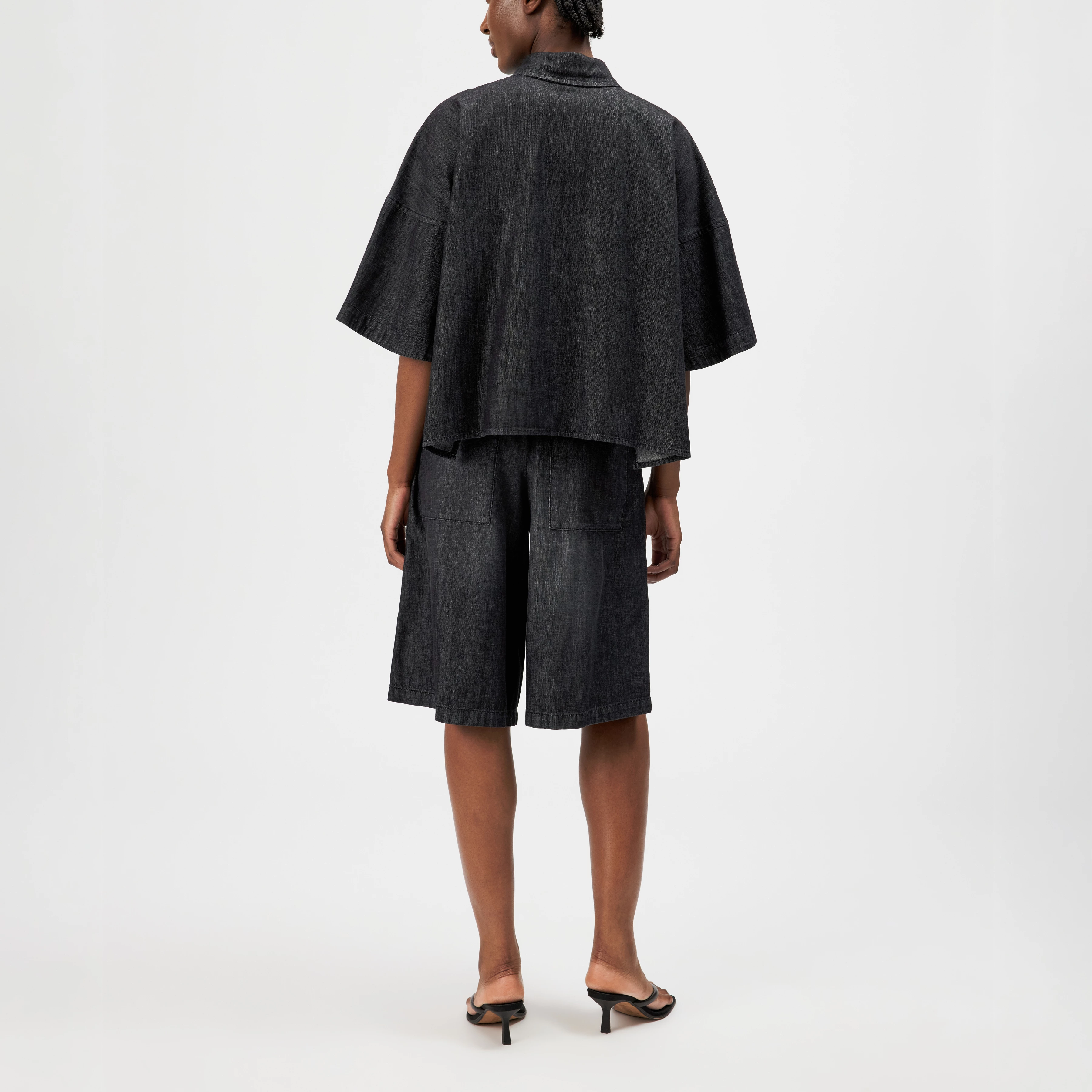 SERITH - Boxy shirt blouse in black denim - women - grey - Rückansicht