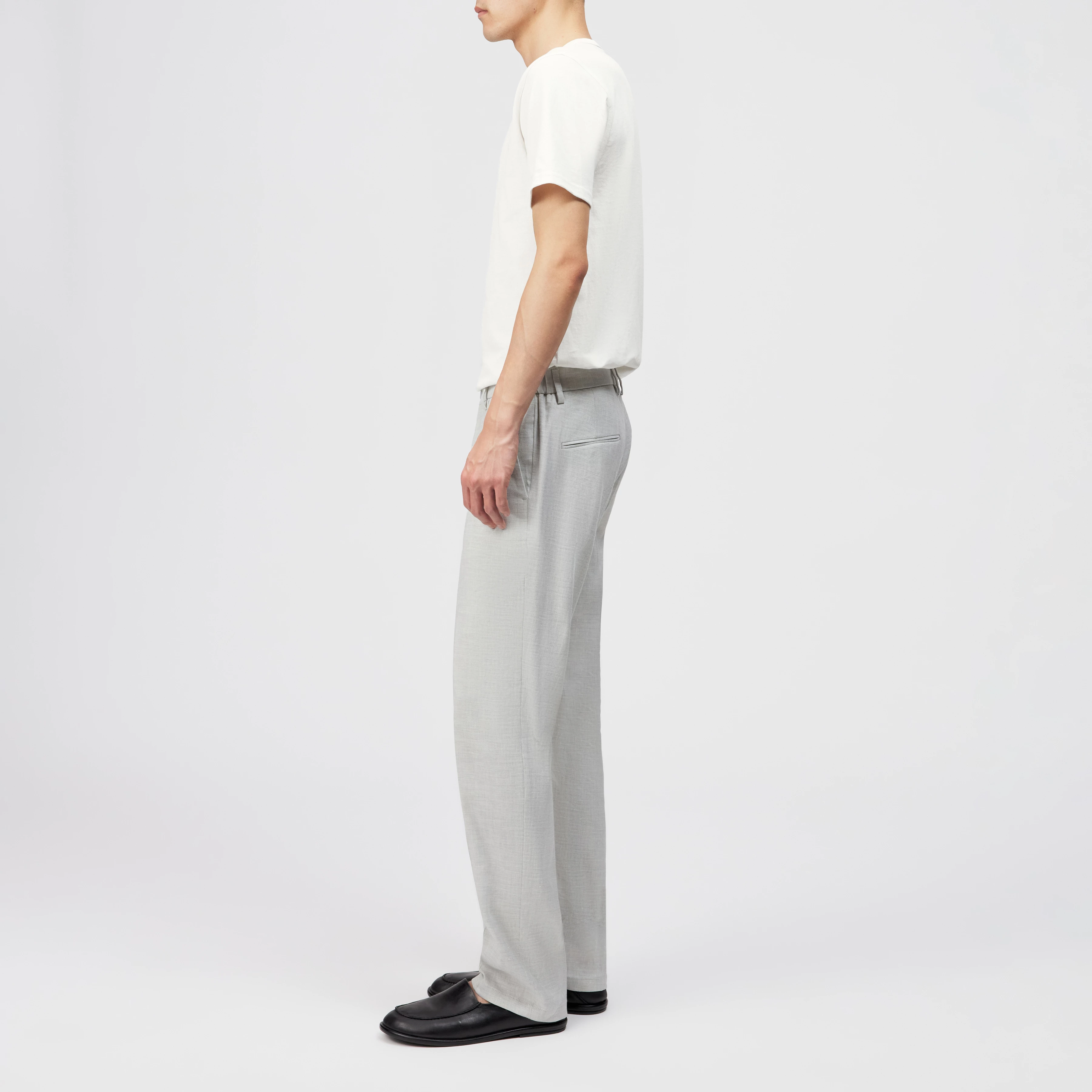 AJEND_RGLR - Tailored trousers in linen blend - men - grey - Seitenansicht