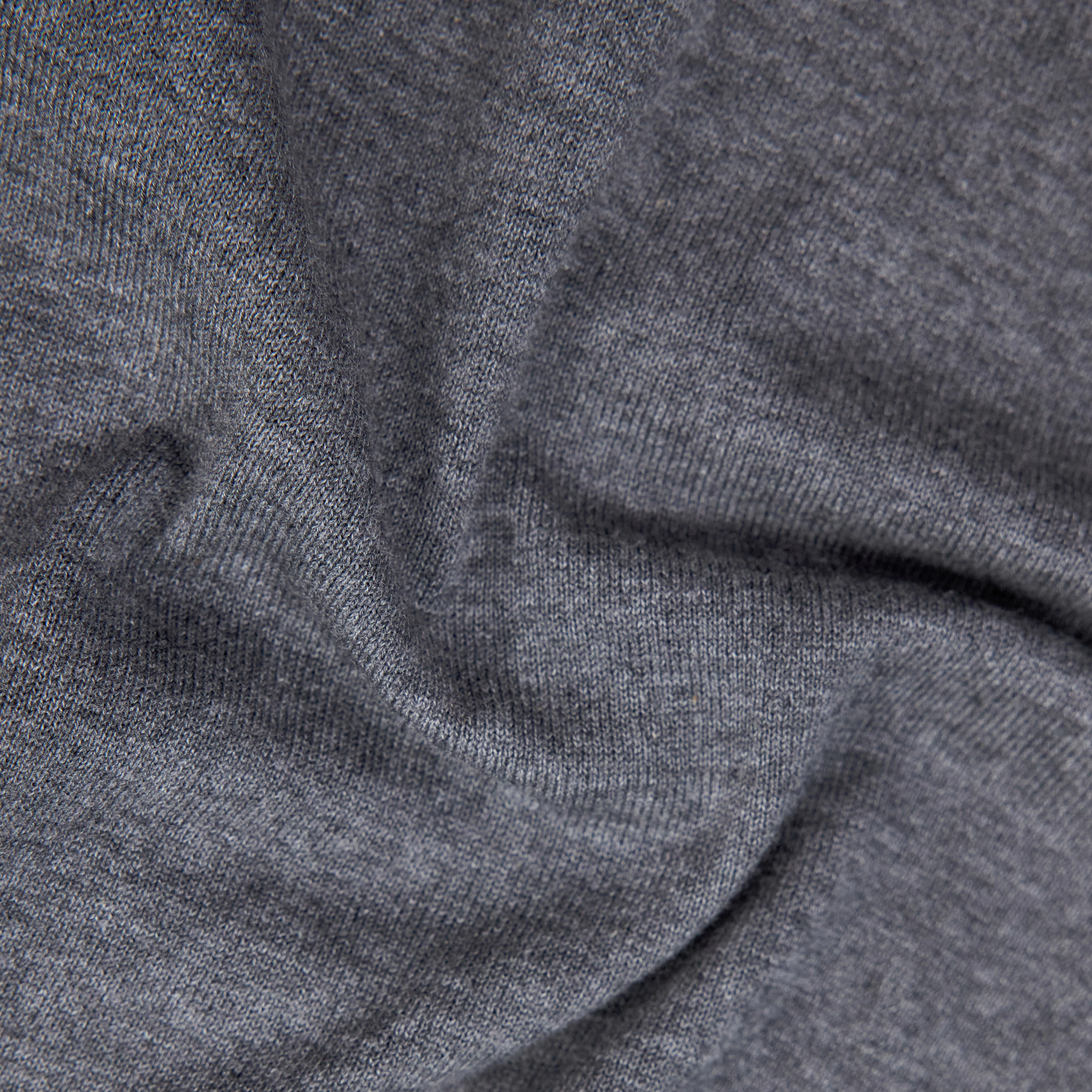 RIKONO - Knitted jumper in clean cotton - men - grey - Materialbild (B2C)