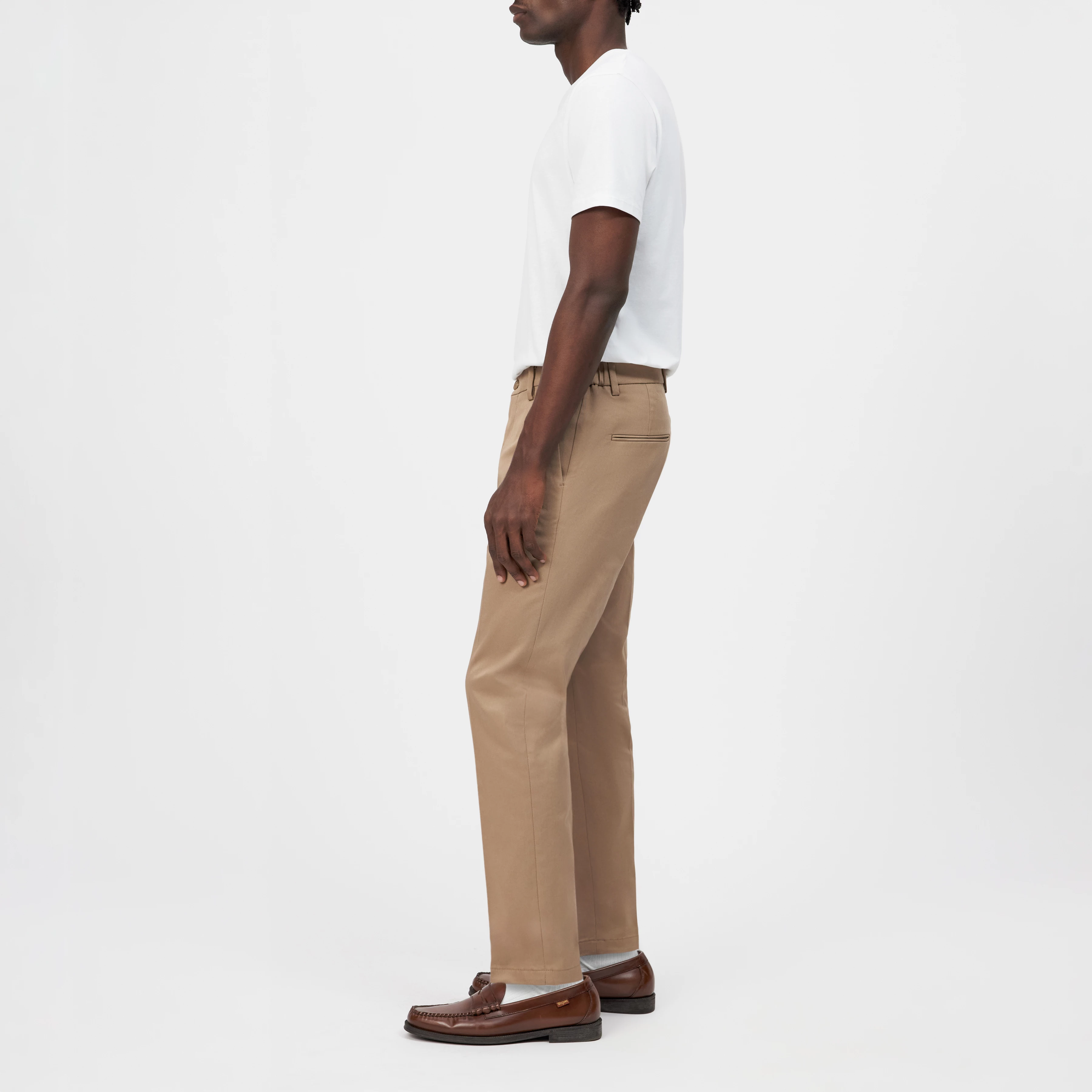 AJEND - Pantalon confectionné en gabardine de coton - men - marron - Seitenansicht