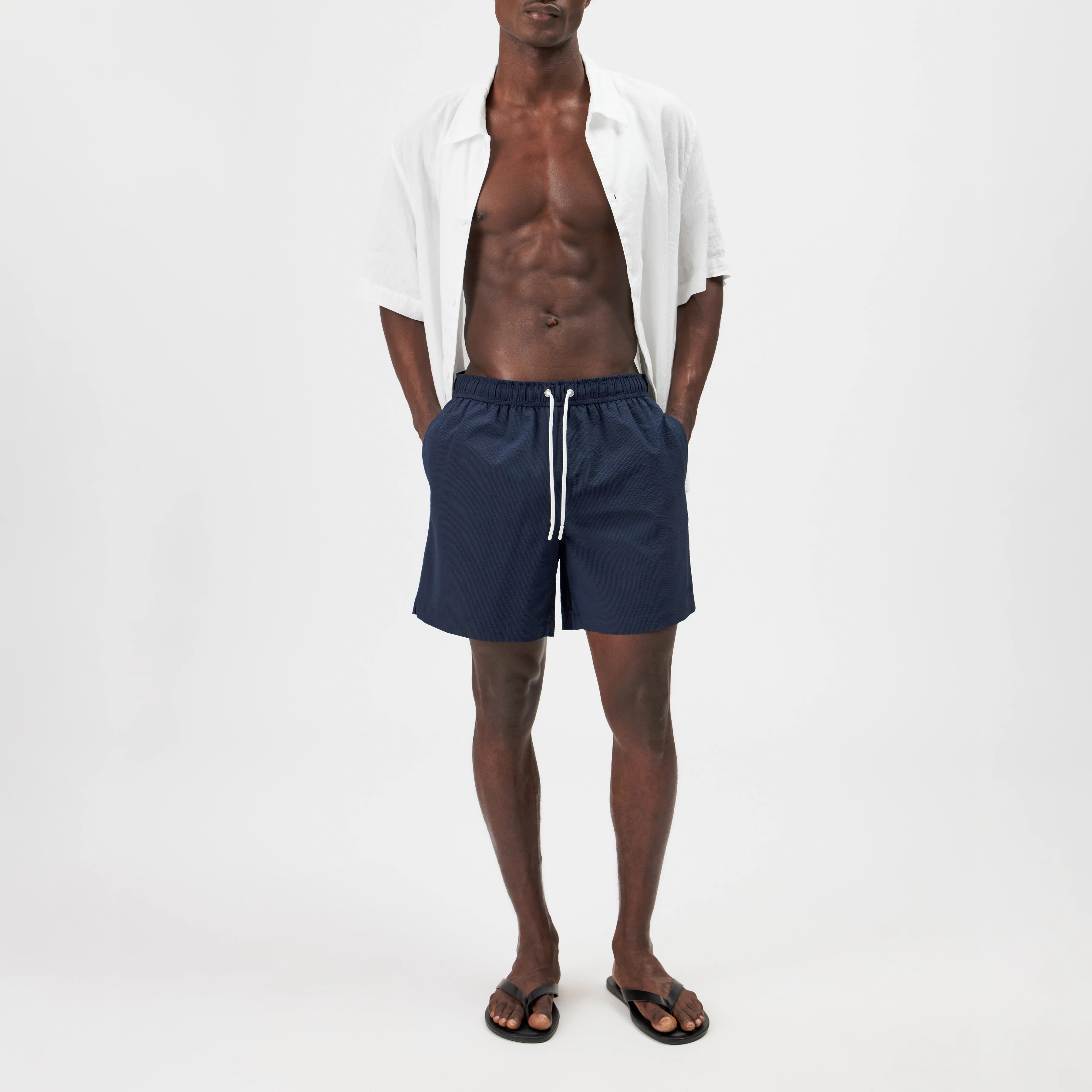 JARON - Short swim trunks with crinkle effect - unisex - blue - Ganzkörper-Frontansicht