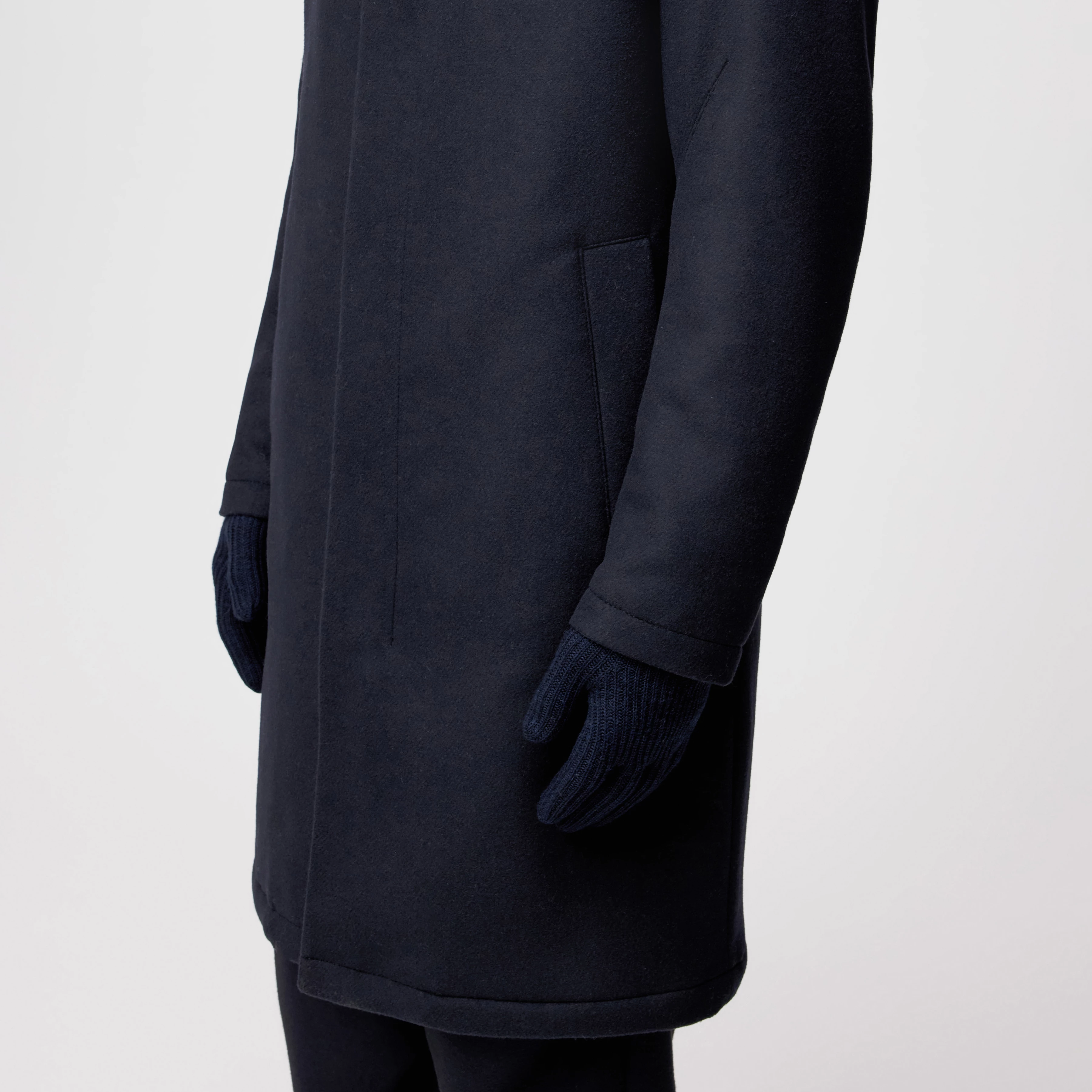 NAUKANO - Mantel mit Kapuze in Flanell - Herren - blau - Detailansicht am Model