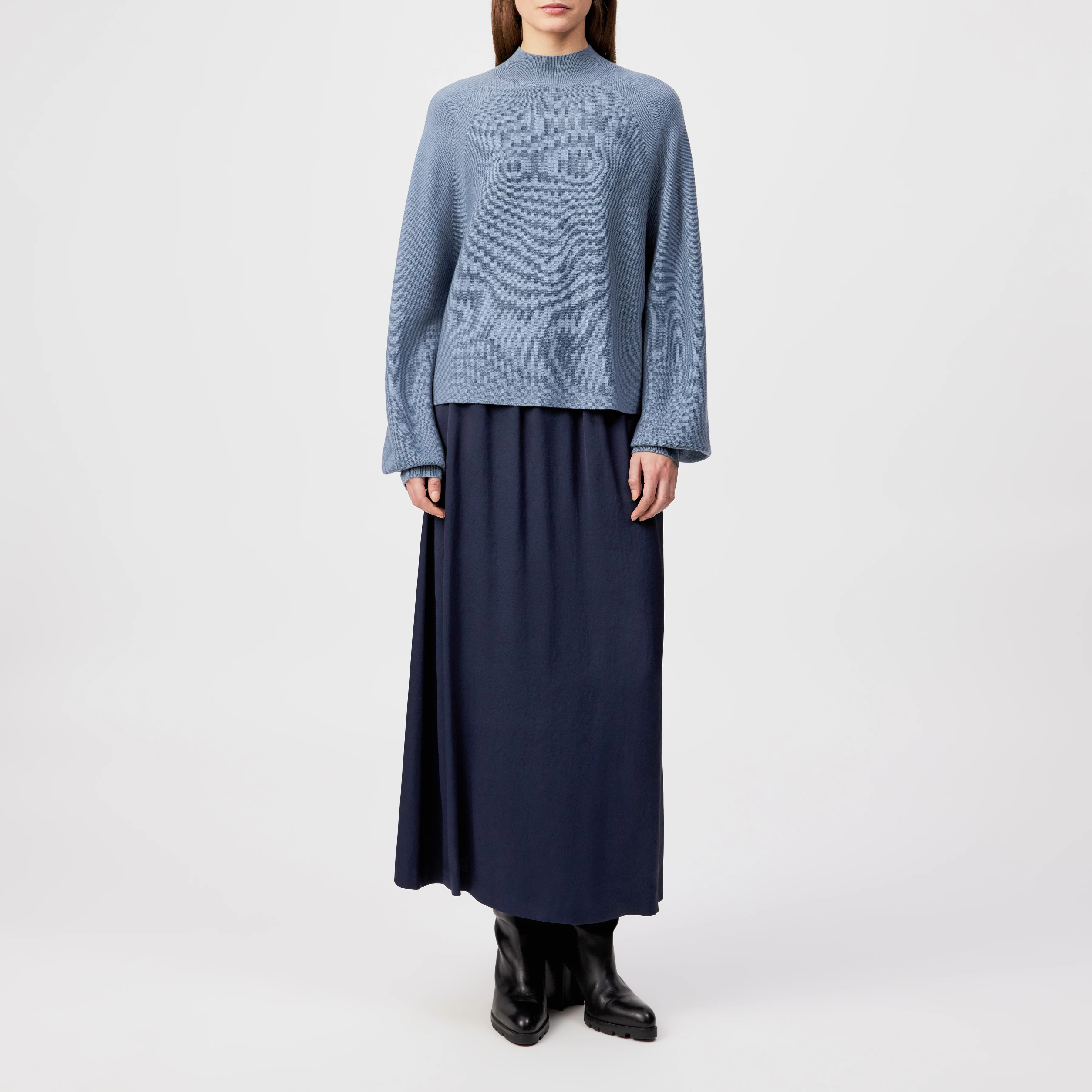 KIMONI - Jumper with balloon sleeves in 100% merino wool - women - blue - Ganzkörper-Frontansicht