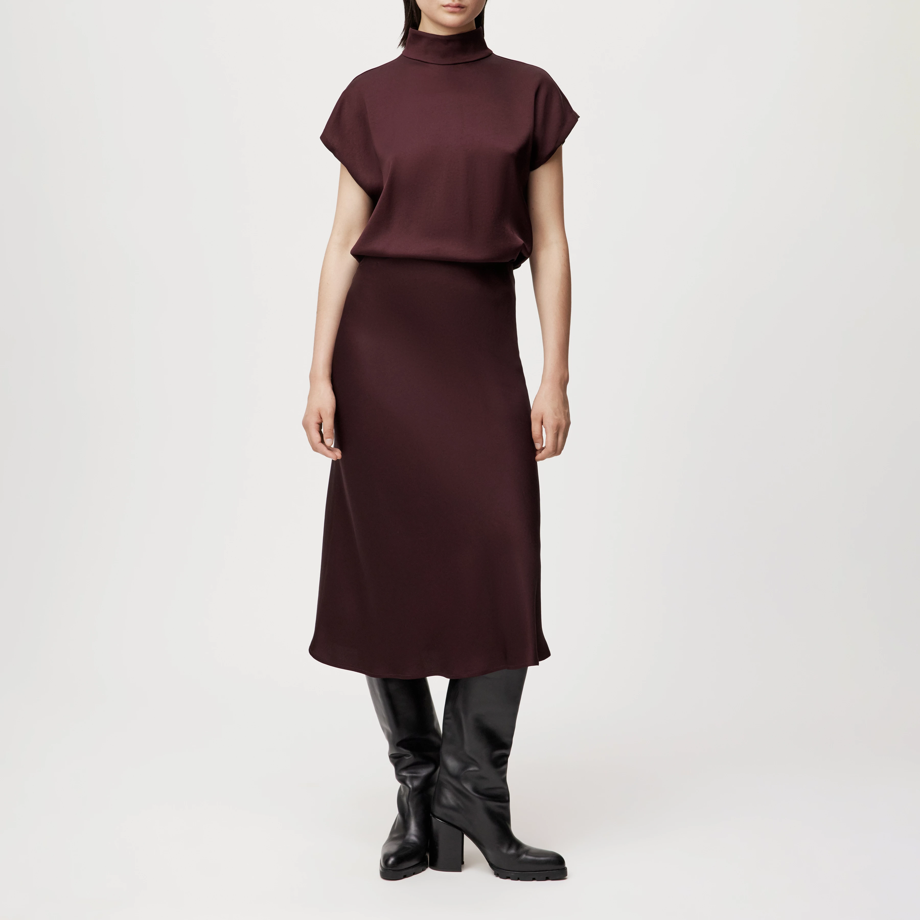 URA - Slip-Skirt in Midilänge in Satin - Damen - rot - Ganzkörper-Frontansicht