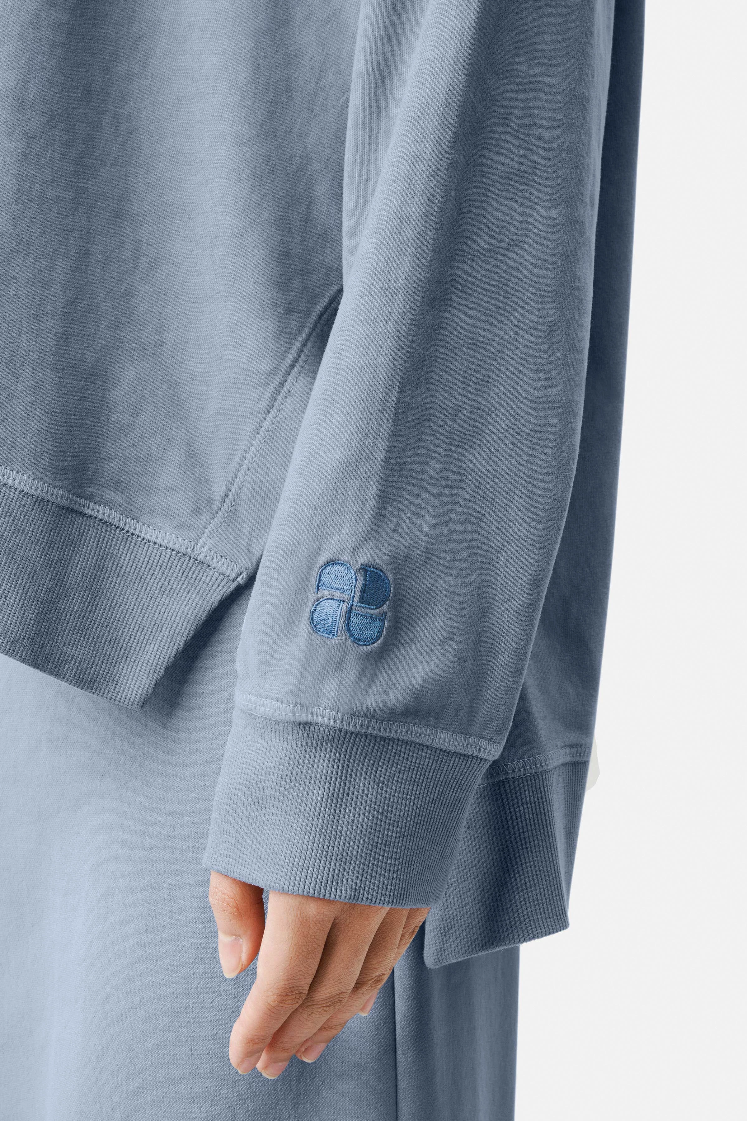 LUNAIA - oversized sweatshirt in a washed look - women - blue - Seitenansicht