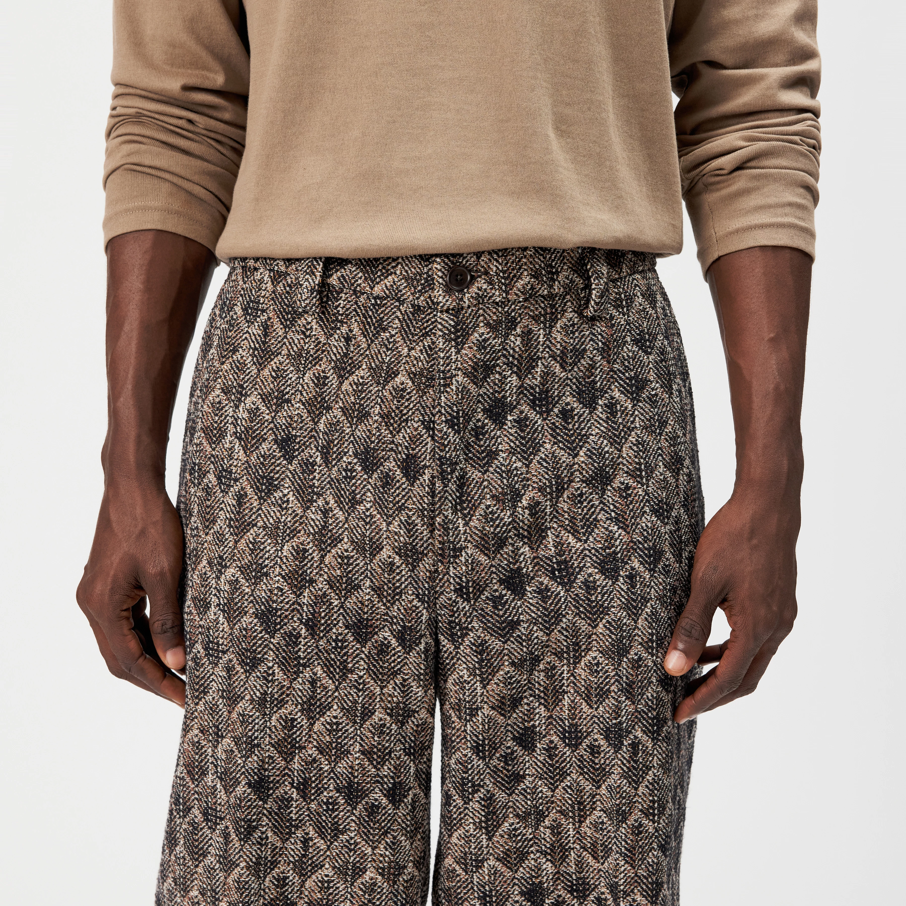 DACOMA - Casual cotton-blend trousers - men - brown - Detailansicht am Model