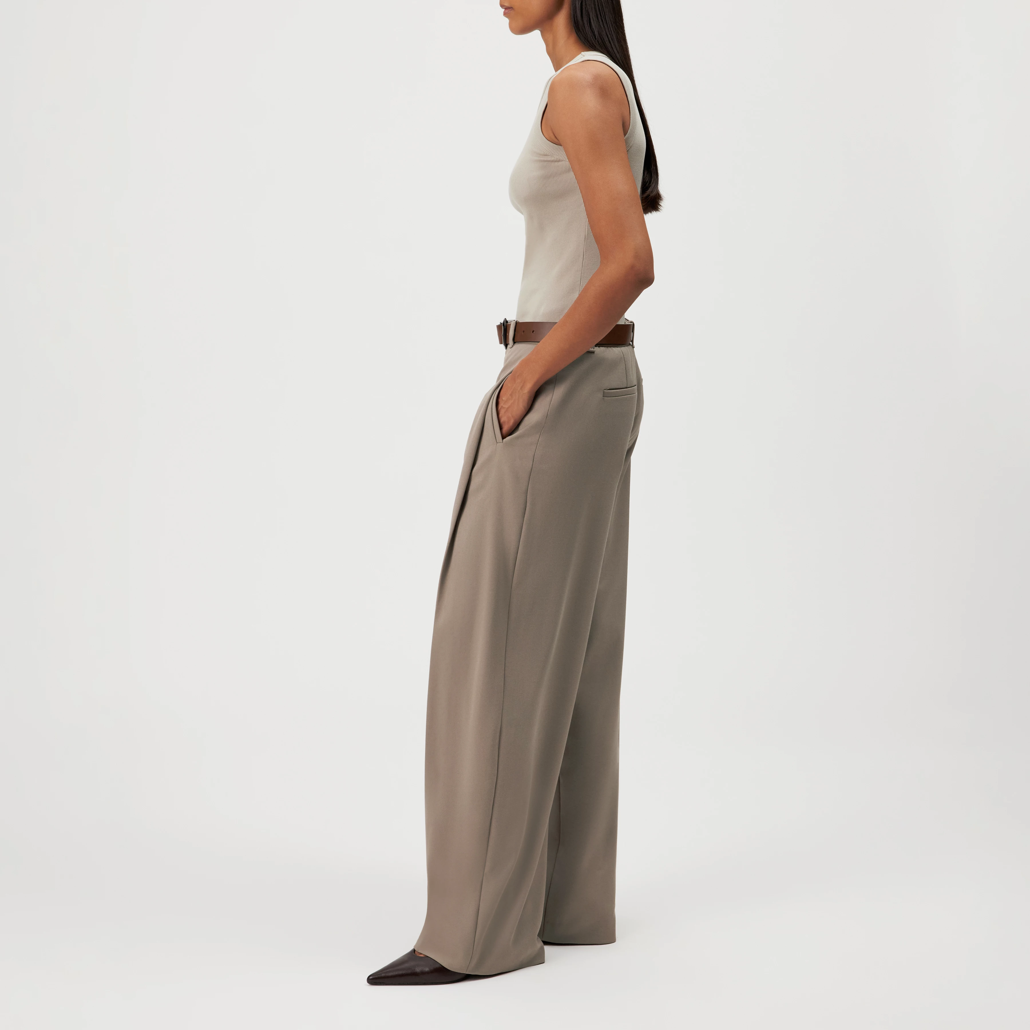 OLINA - Cotton ribbed crew neck tank top - women - beige - Seitenansicht