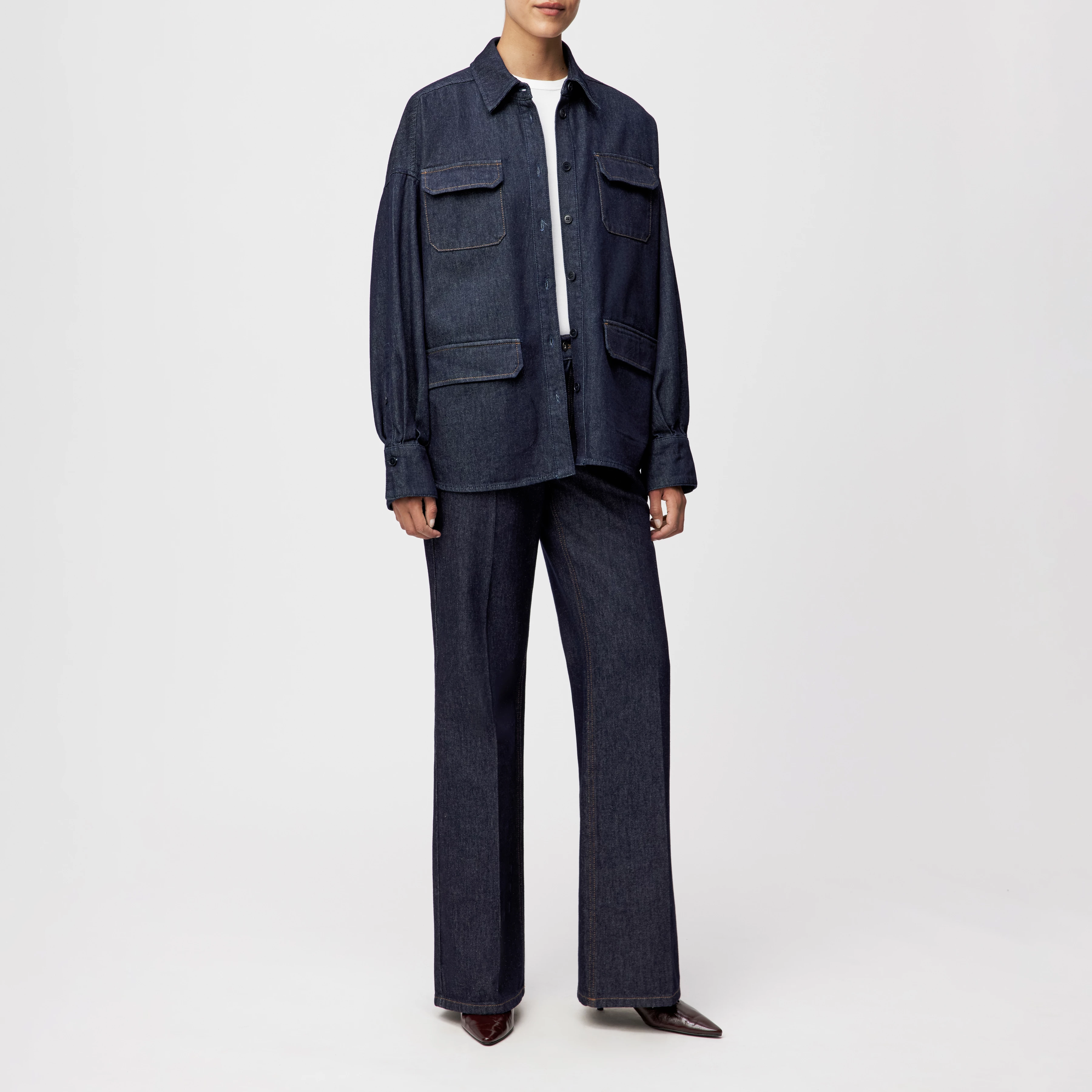 BAYLEE - Overshirt in Mid-Blue Denim - Damen - blau - Ganzkörper-Frontansicht