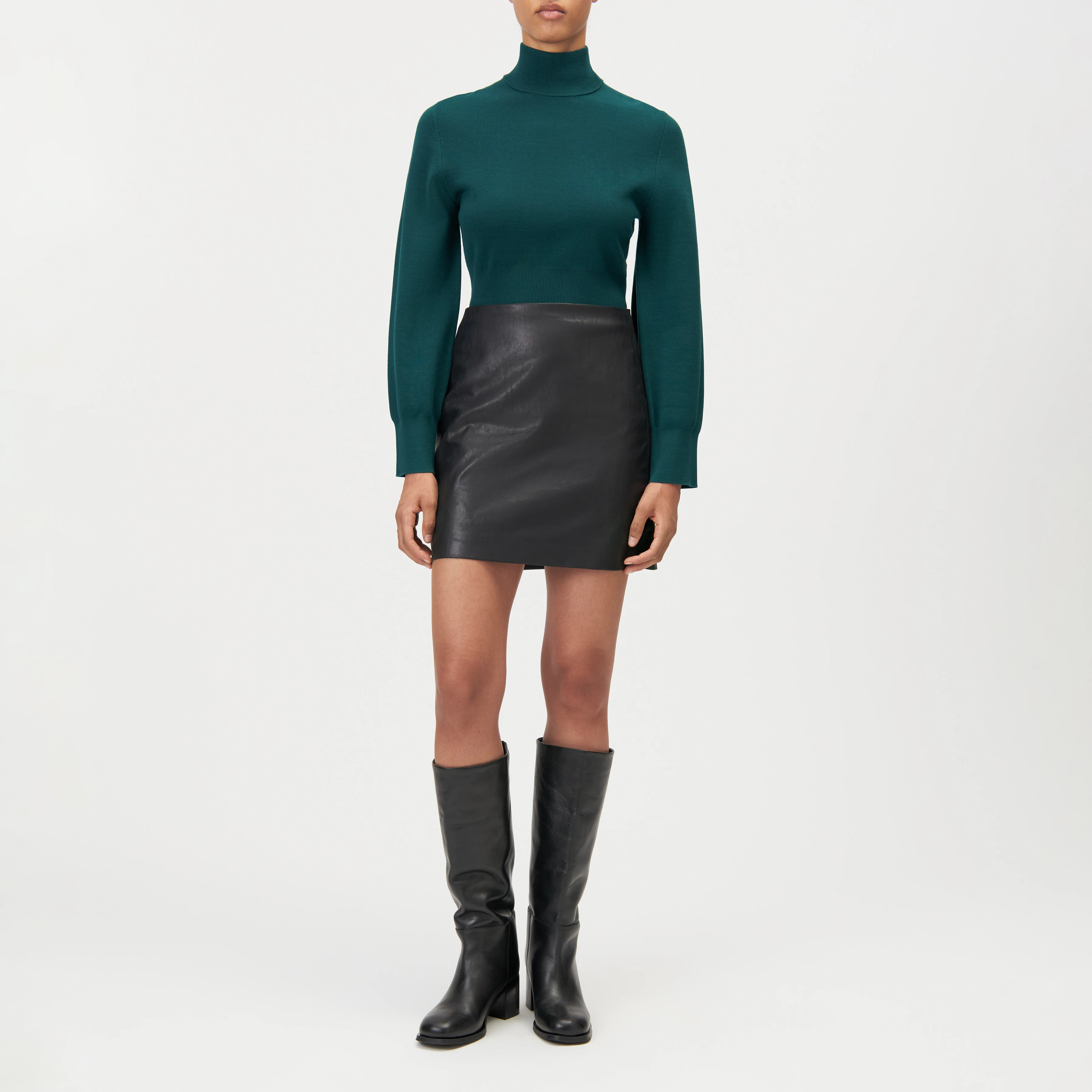 GENTILIE - Mini skirt in leather look - women - black - Ganzkörper-Frontansicht