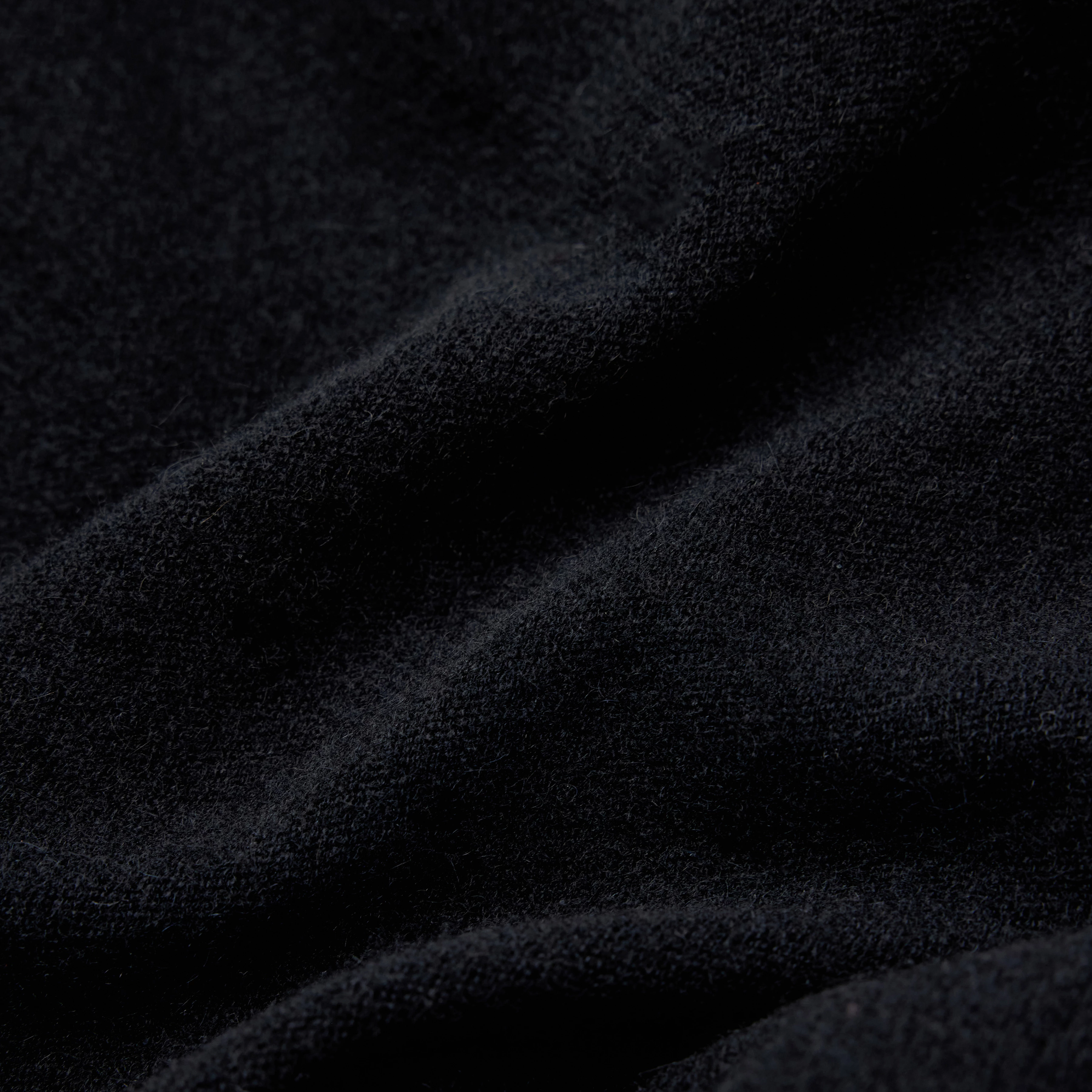 FINIA_2 - Gestricktes T-Shirt in 100% Kaschmir - Damen - schwarz - Materialbild (B2C)