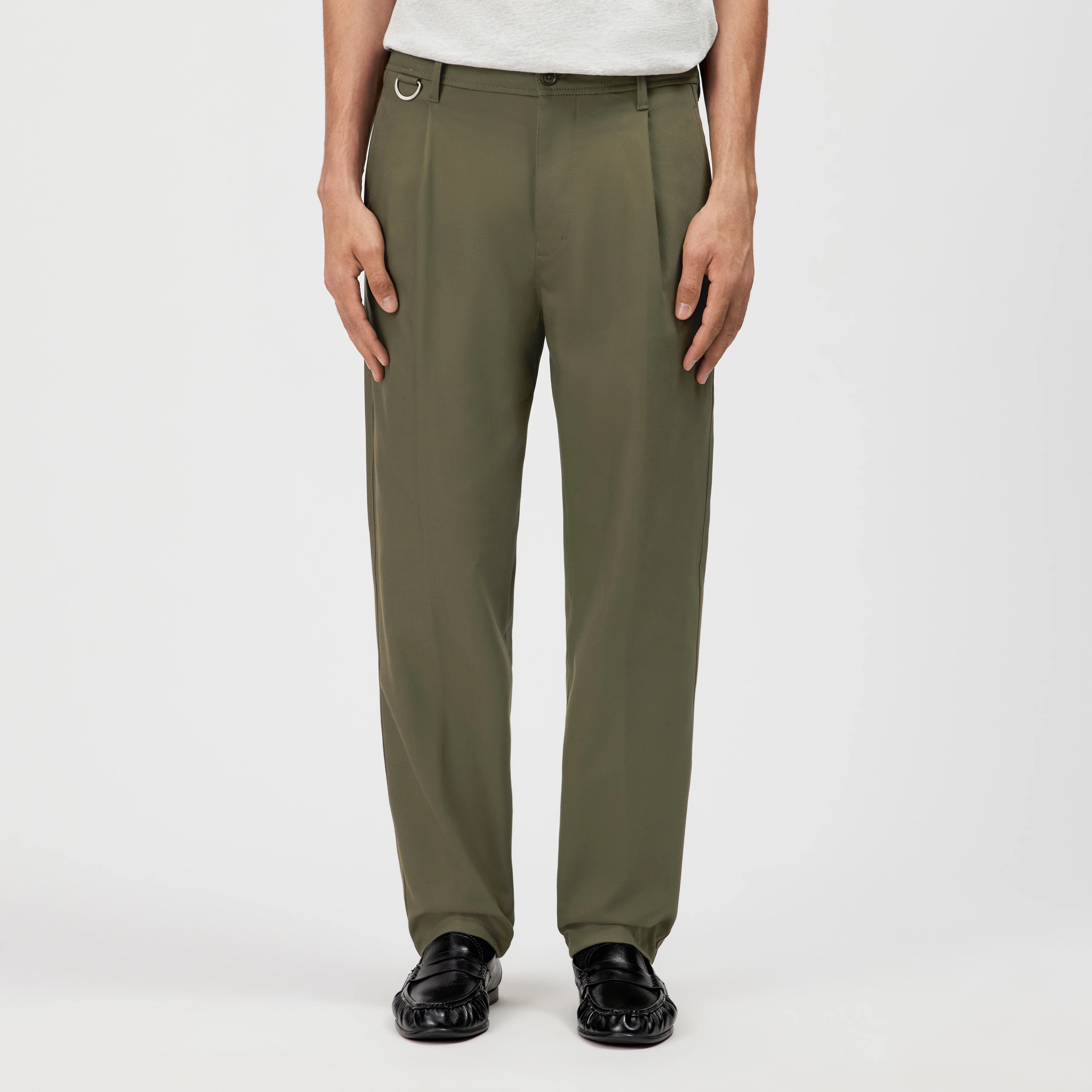 DEVYN - Hose mit D-Ring Detail in Technostretch-Satin - Herren - grün - Frontansicht