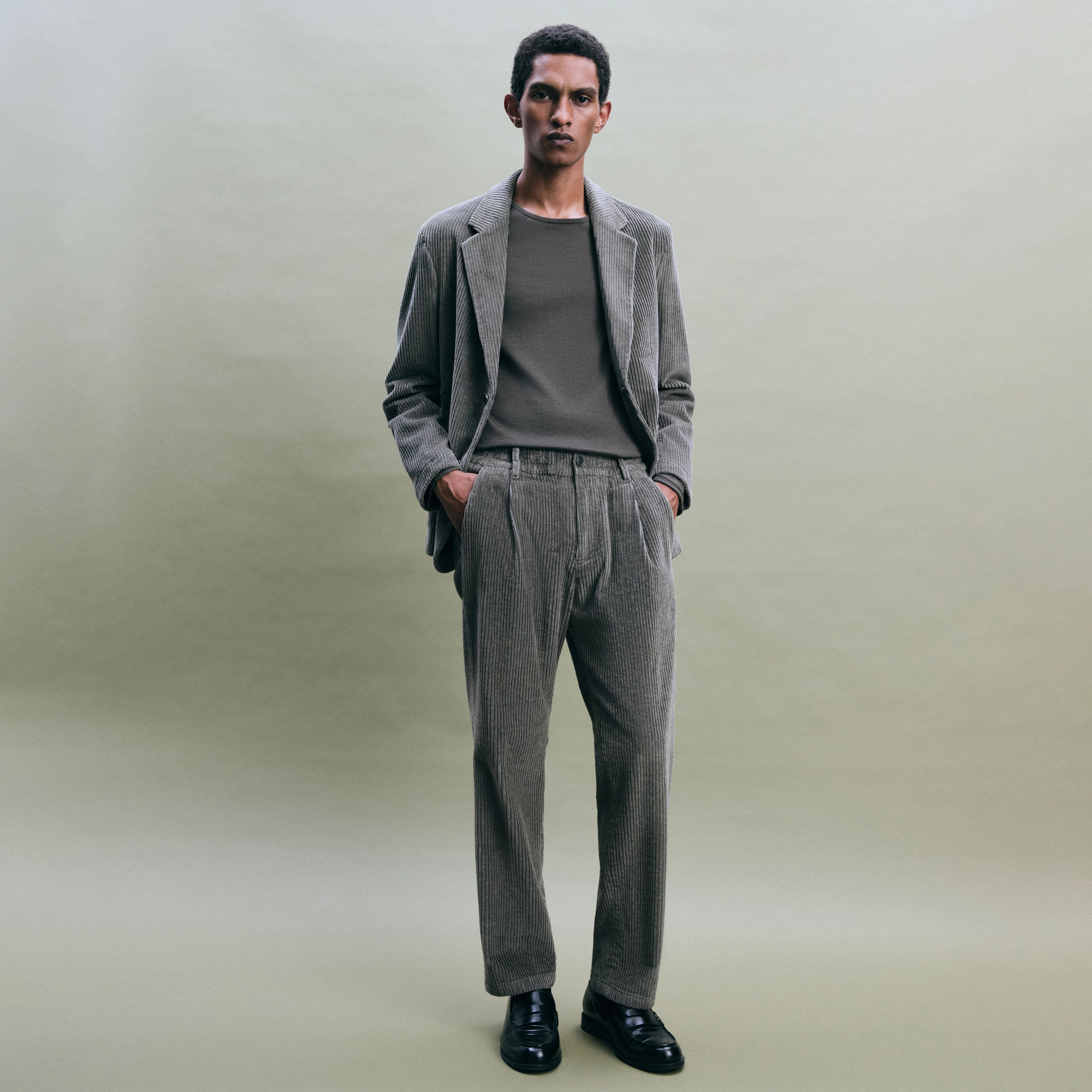 CHASY_RGLR - Casual Hose mit Bundfalte in Baumwoll-Breitcord - Herren - grün