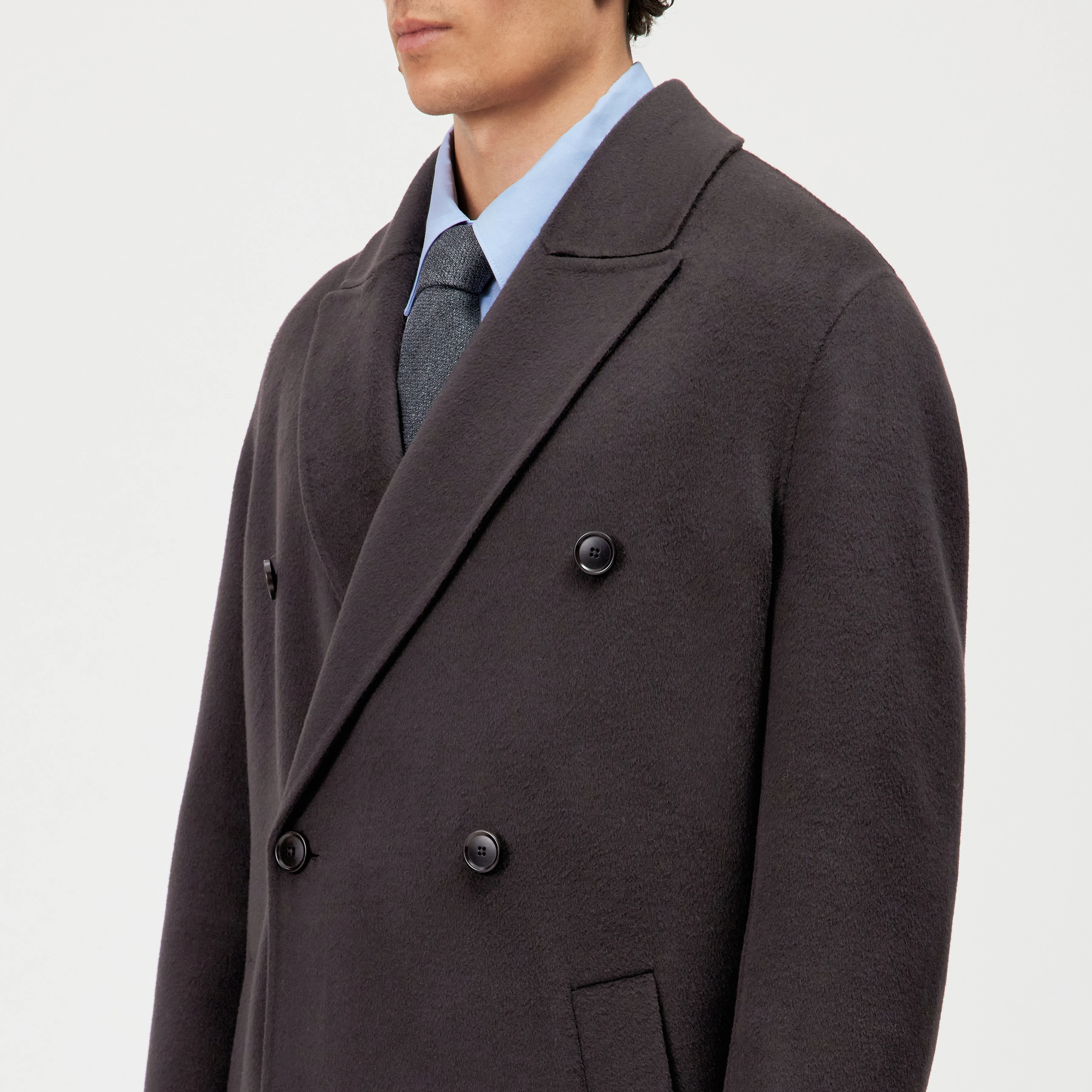 SKYE_2 - Double-breasted reversible coat in wool blend - men - brown - Detailansicht am Model
