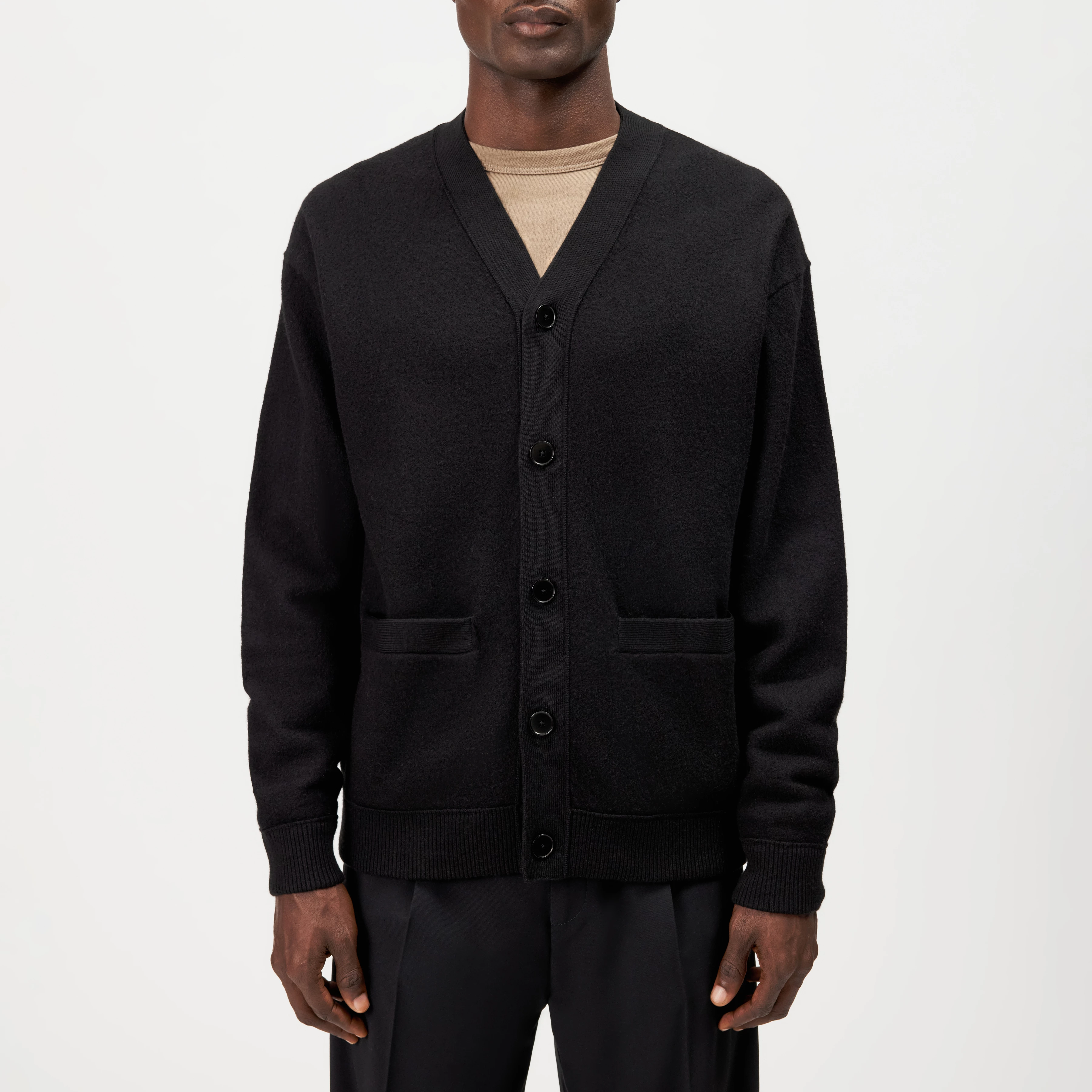 THEELO - Pure wool V-neck cardigan - men - black - Frontansicht