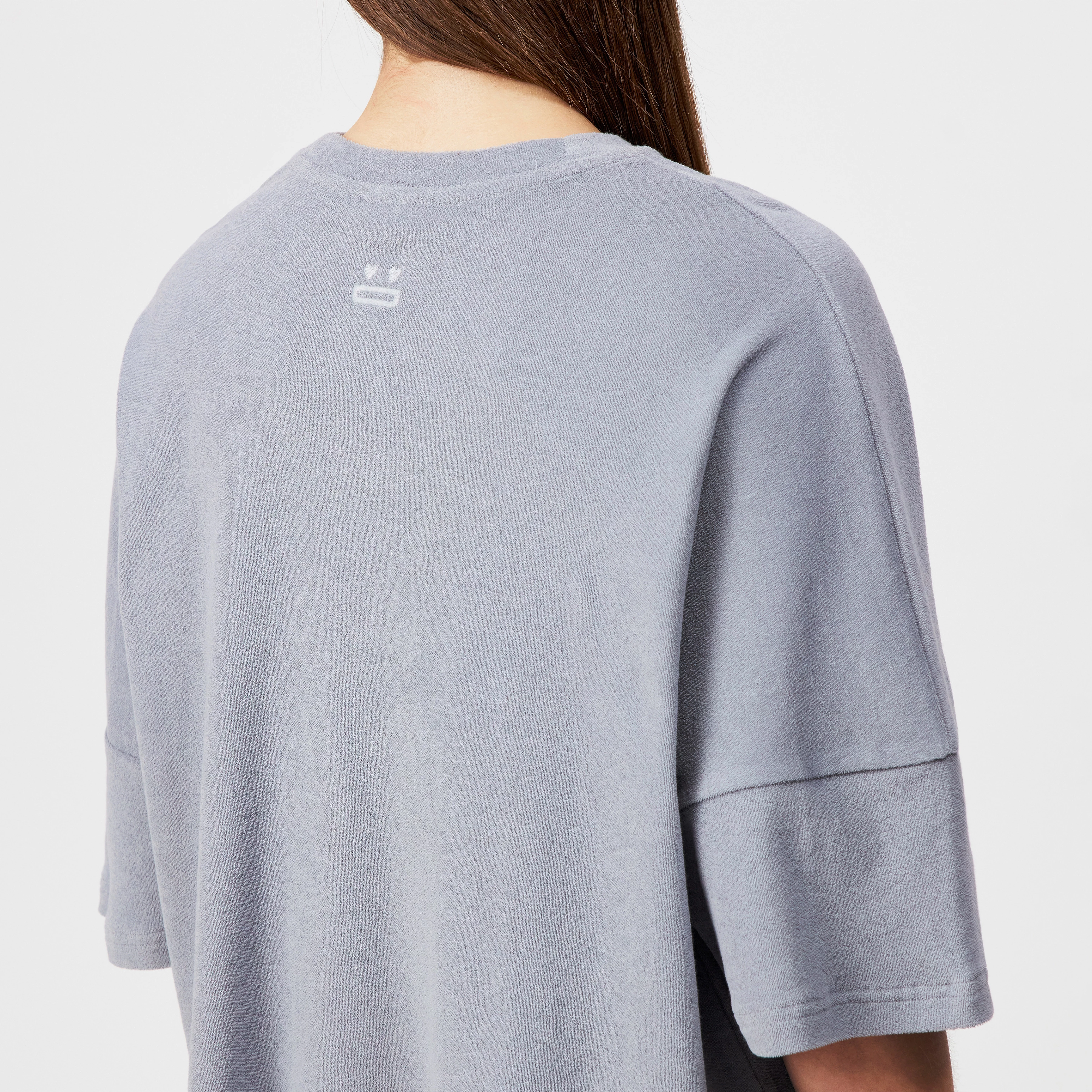 KUSIA_P4 - Casual terry cotton T-shirt - women - blue - Detailansicht am Model