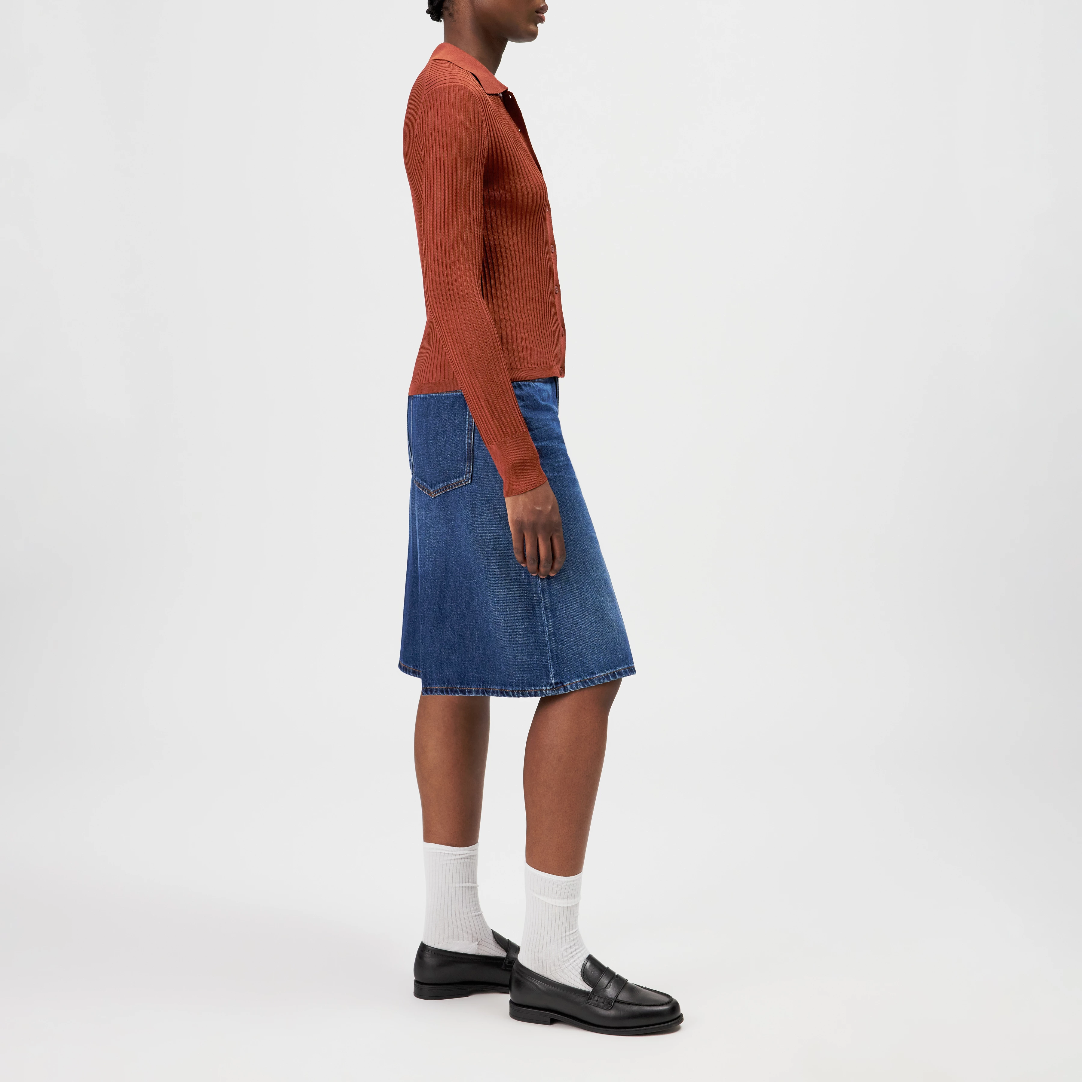 ARHANYA - Cardigan ajusté en maille, pur acétate - women - rouge - Seitenansicht
