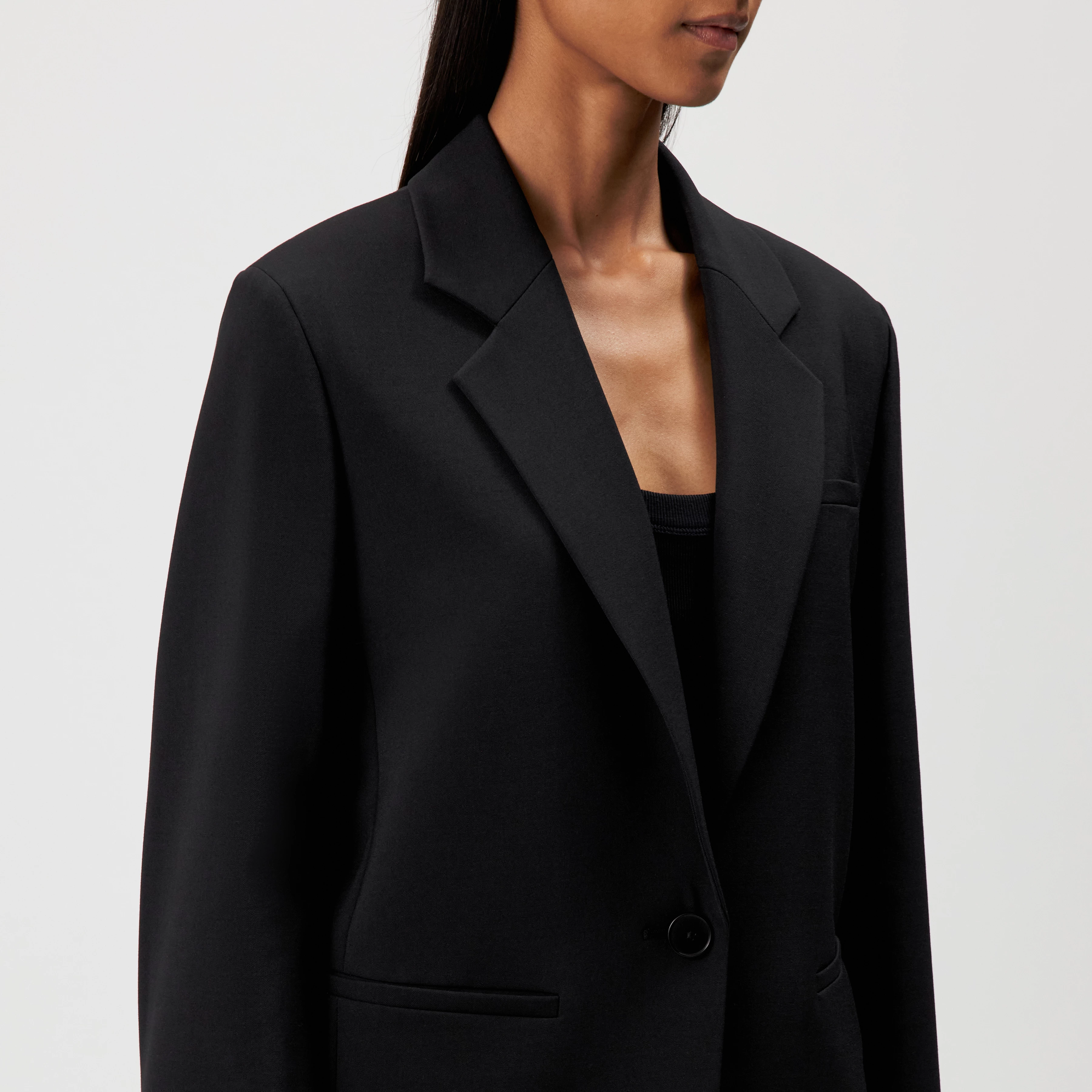 MOWTIE_N - Blazer décontracté en twill à un bouton - women - noir - Detailansicht am Model